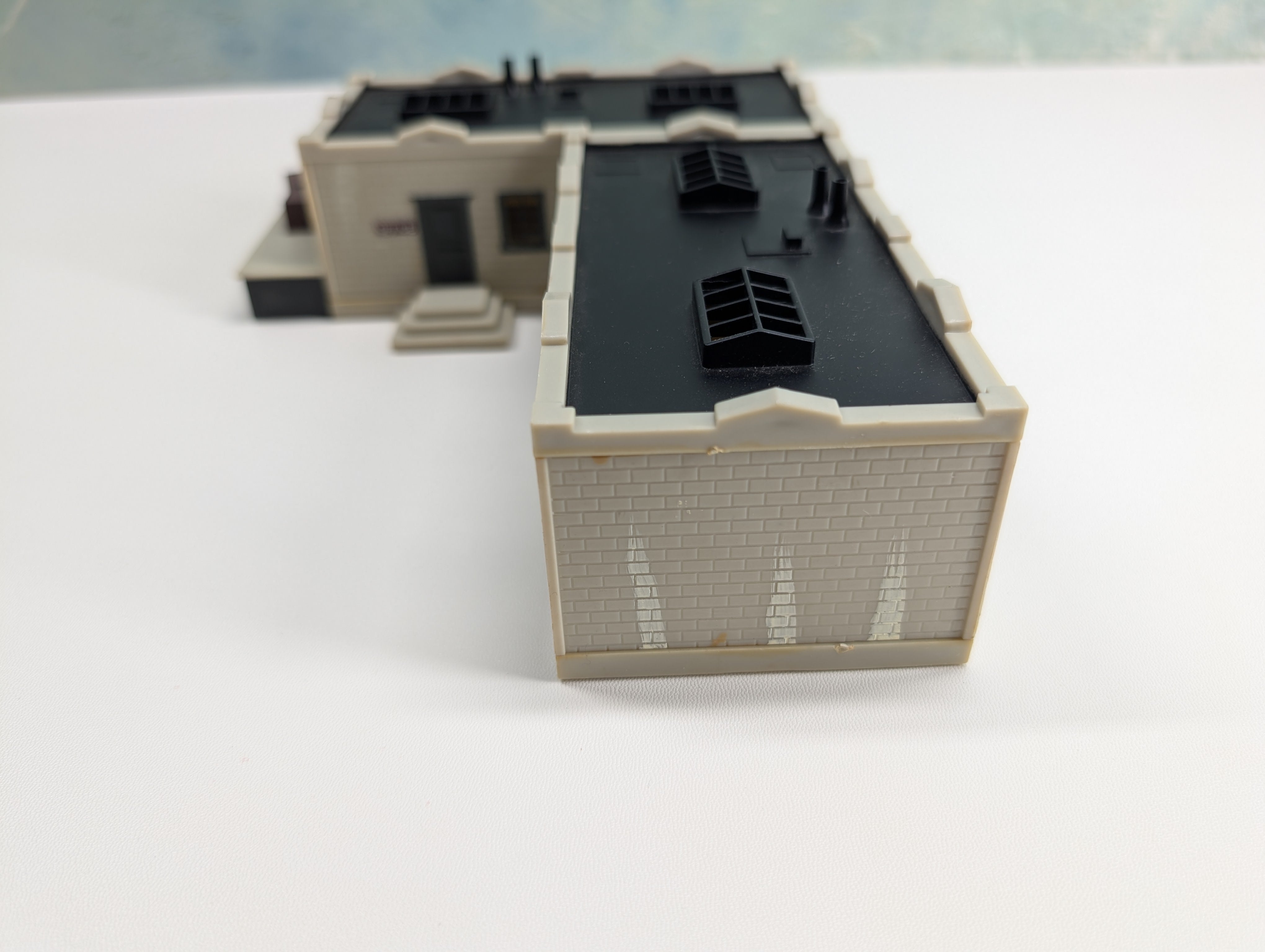 USED HO Scale Shipping & Receiving Buidling, Warehouse