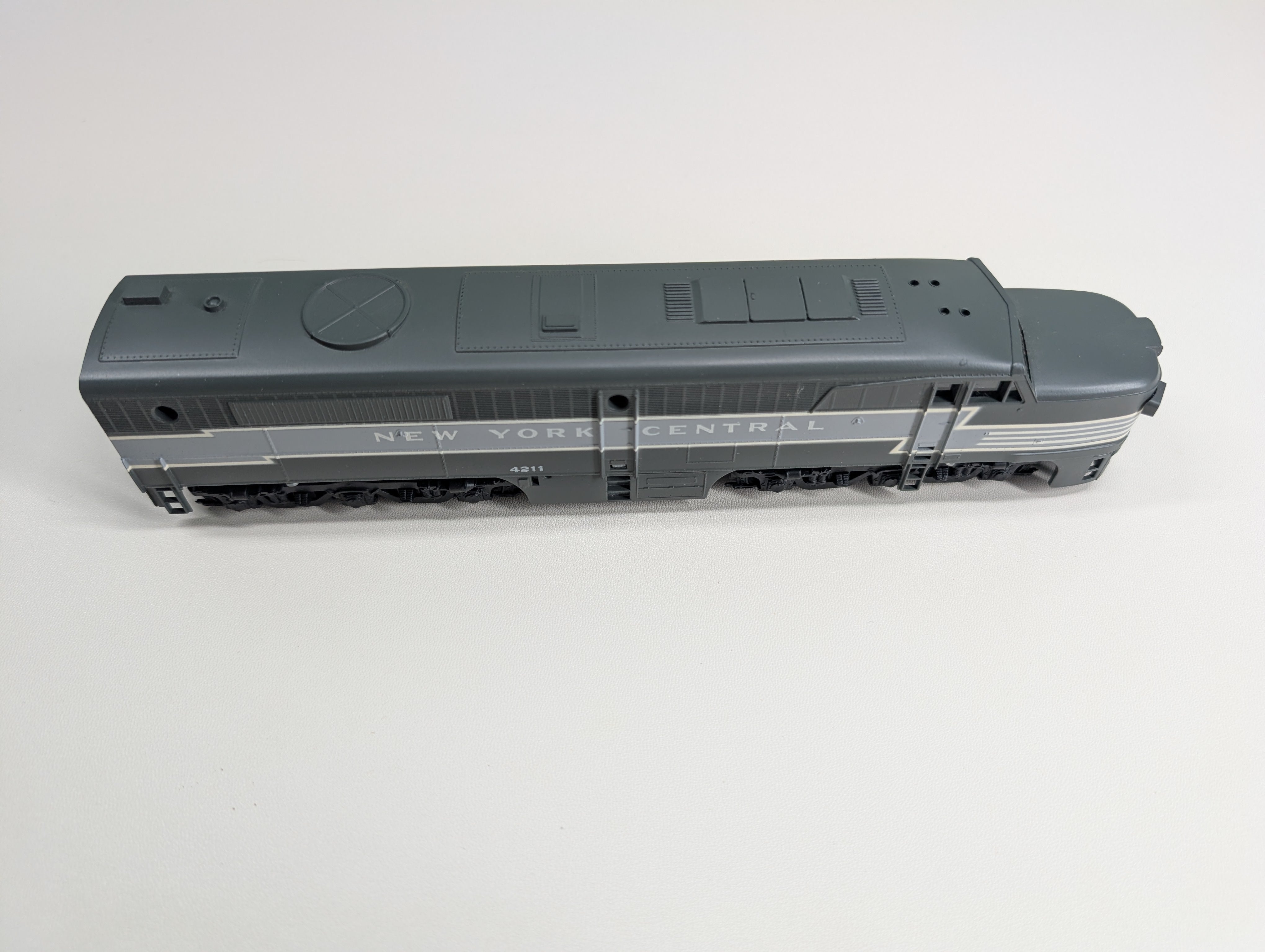 USED Athearn 3323 HO Scale PA-1 Dummy Diesel Locomotive New York Central #4211