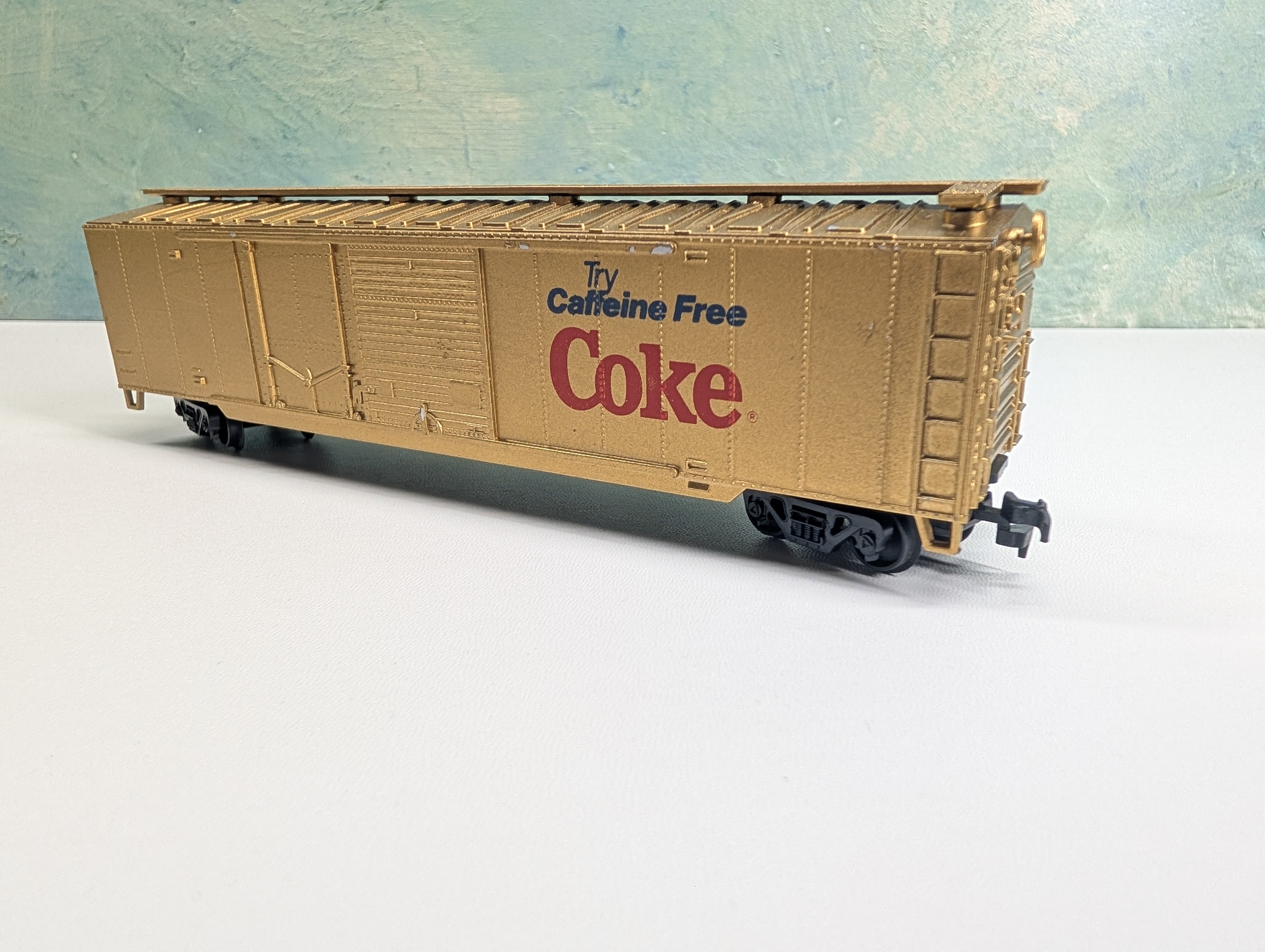 USED Model Power HO Scale 50' Billboard Box Car Coke Caffeine Free, Gold Coca-Cola RARE
