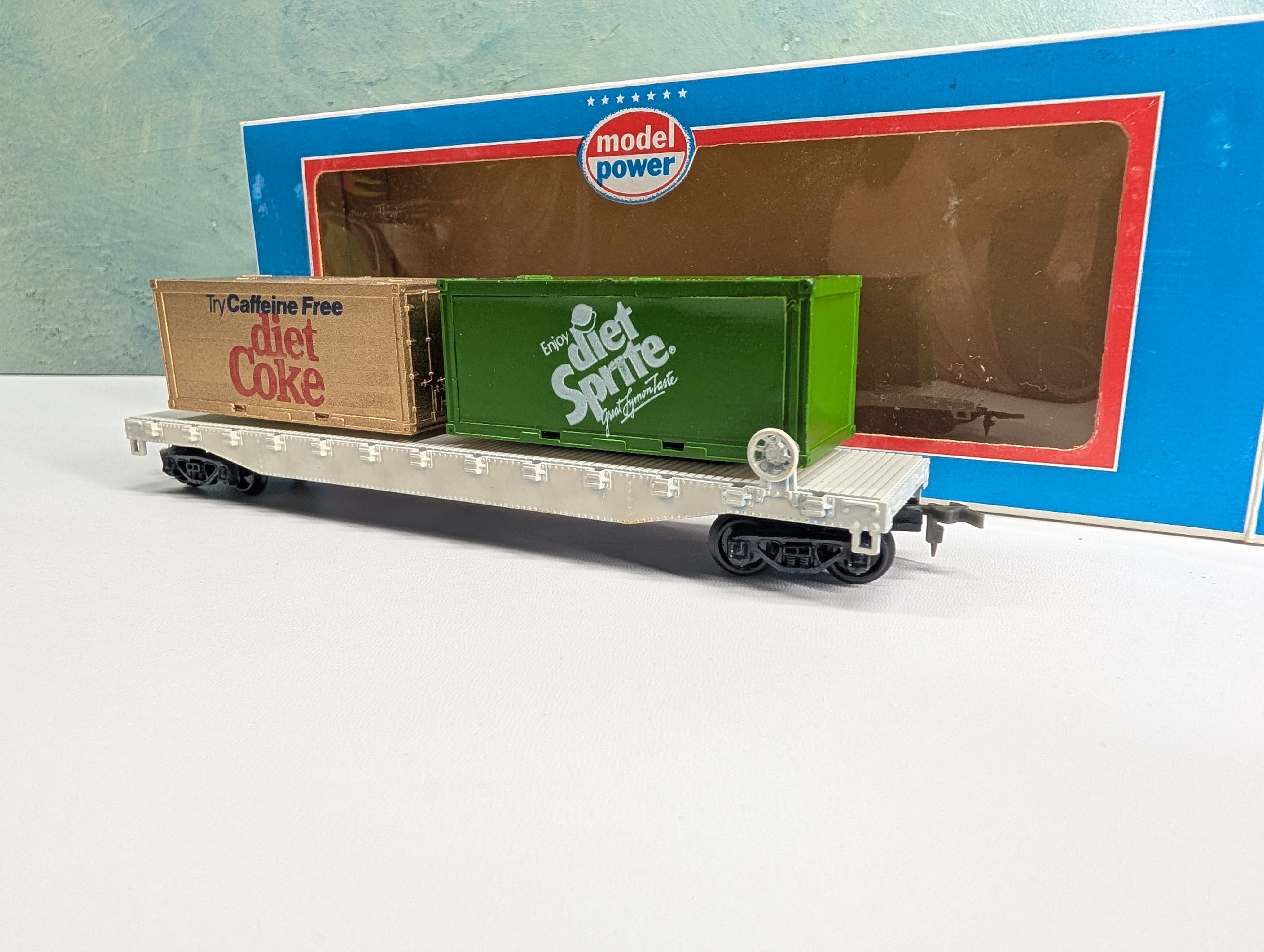 USED Model Power HO Scale Flat Car w/ Billboard Containers Diet Sprite, Diet Caffeine Free Coke Coca-Cola RARE