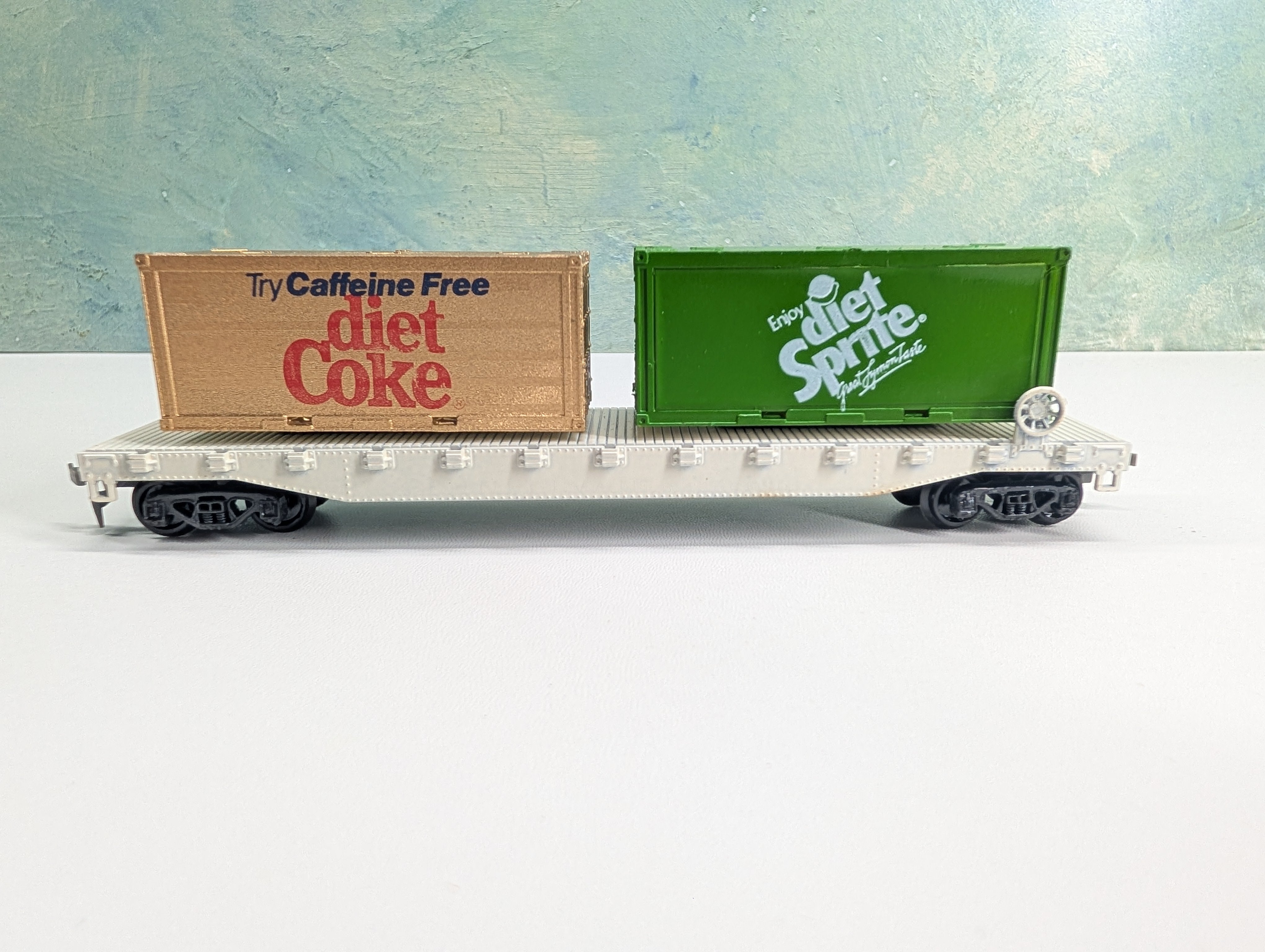 USED Model Power HO Scale Flat Car w/ Billboard Containers Diet Sprite, Diet Caffeine Free Coke Coca-Cola RARE