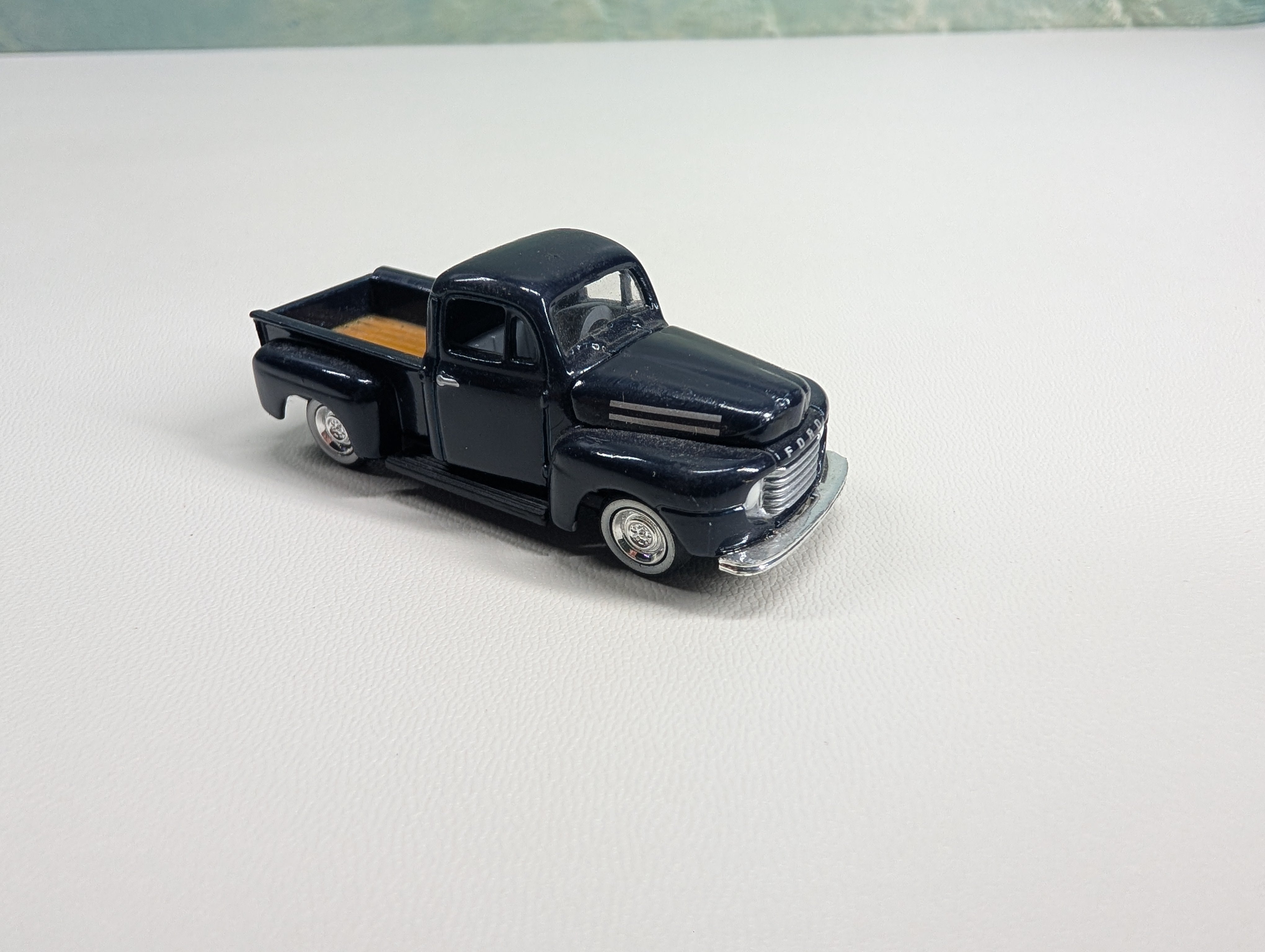 USED Classic Metal Works HO Scale 1950 Ford Pick-Up Truck Dark Blue