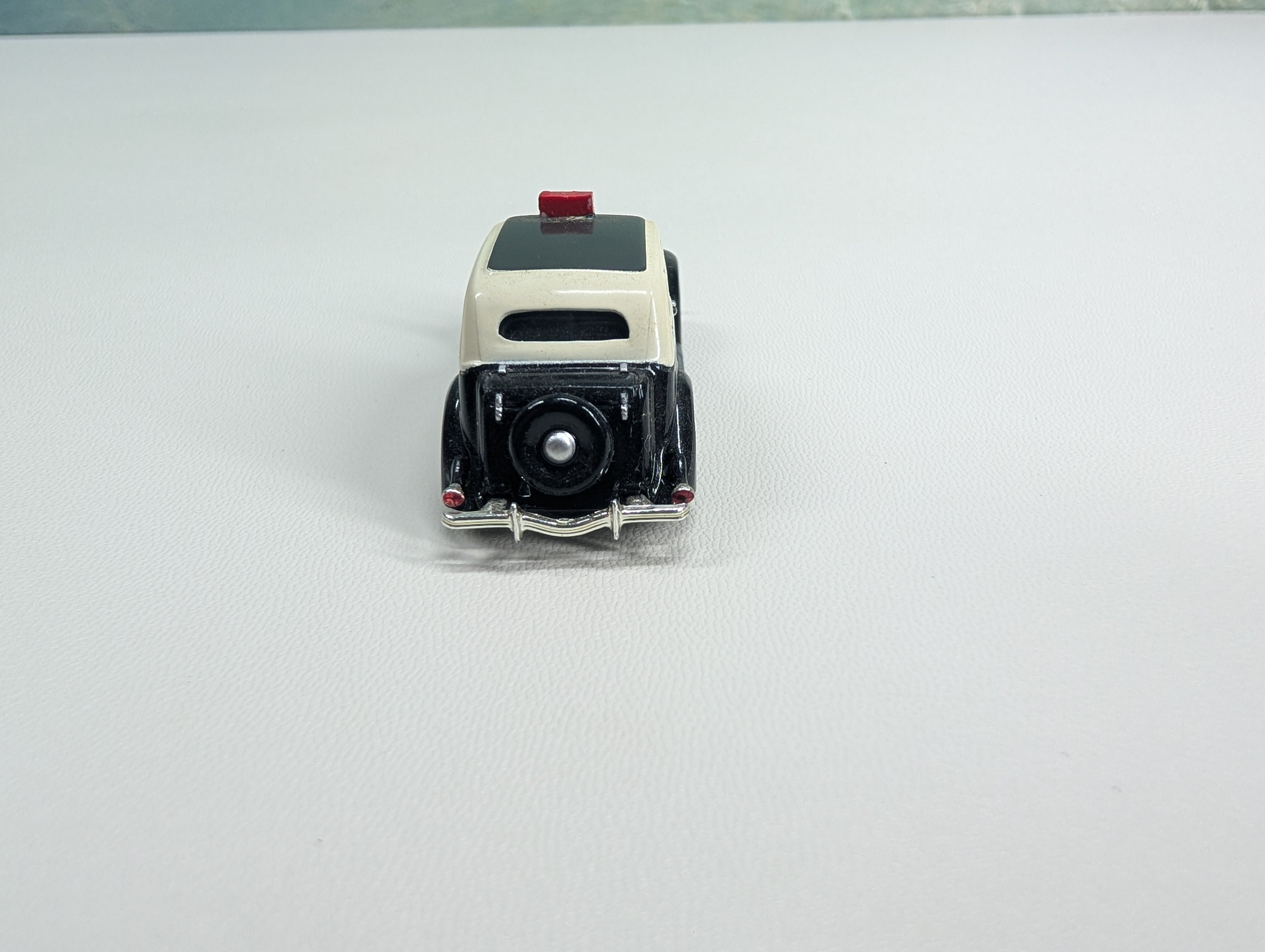USED Classic Metal Works HO Scale 1936 ForDor Police Car