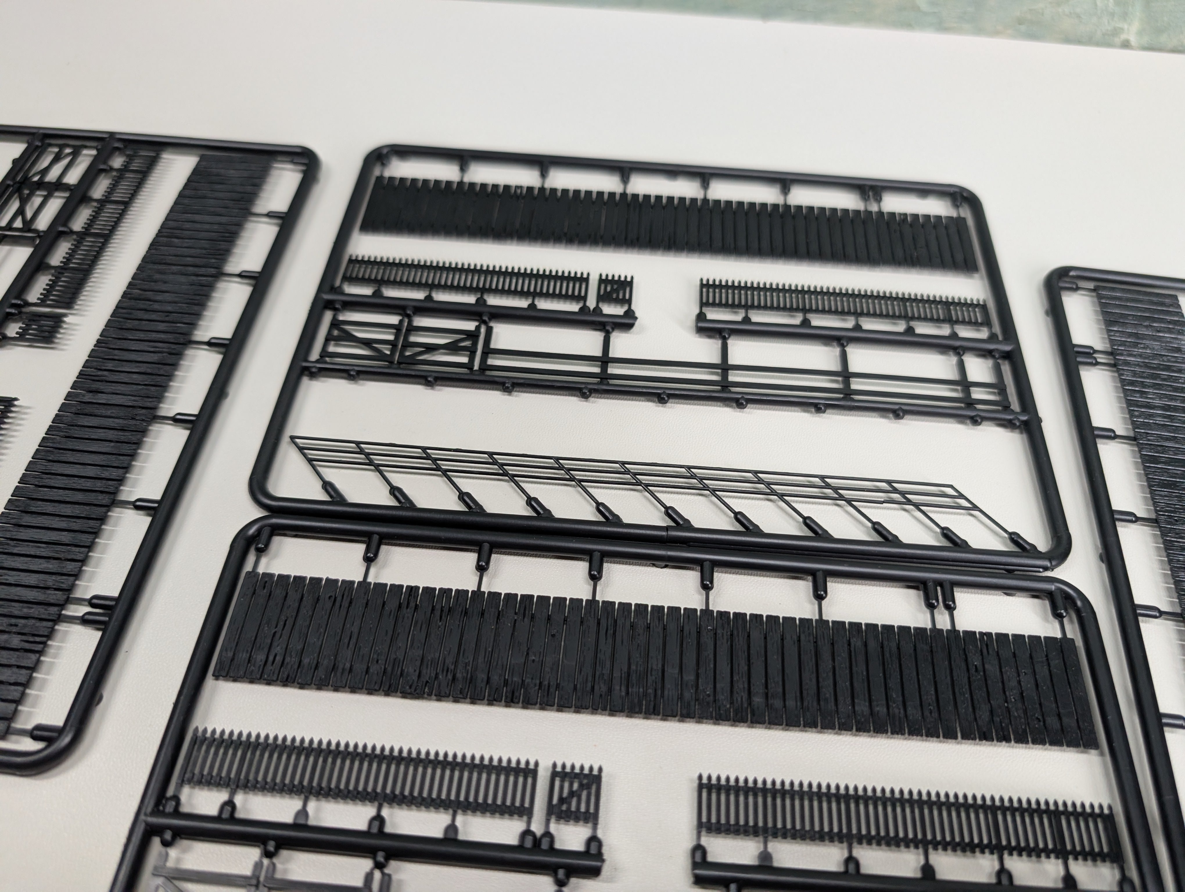 USED Central Valley 1601 HO Scale Styrene Fencing