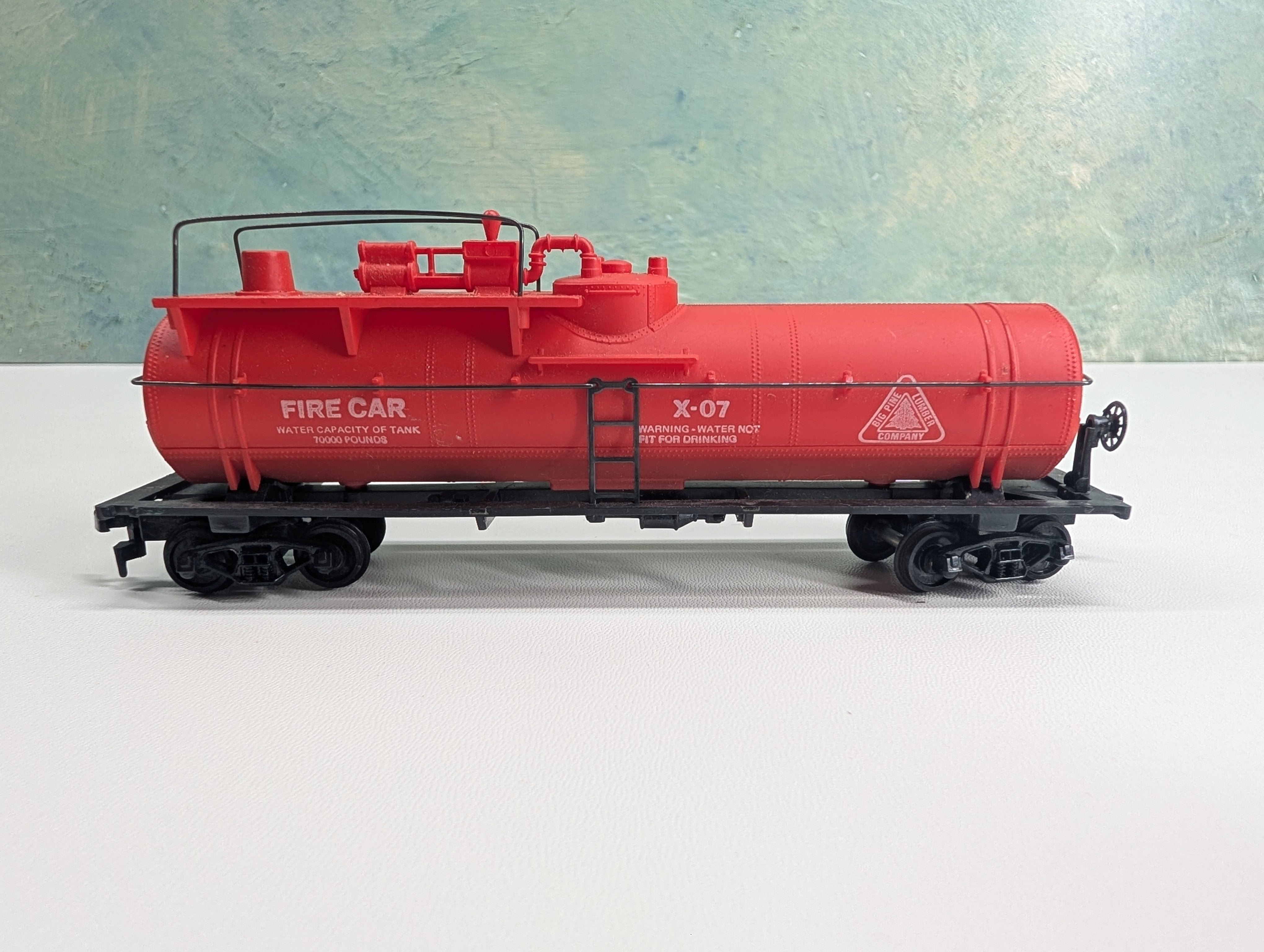 USED Cox HO Scale Fire Tank Car Big Pine Lumber Co