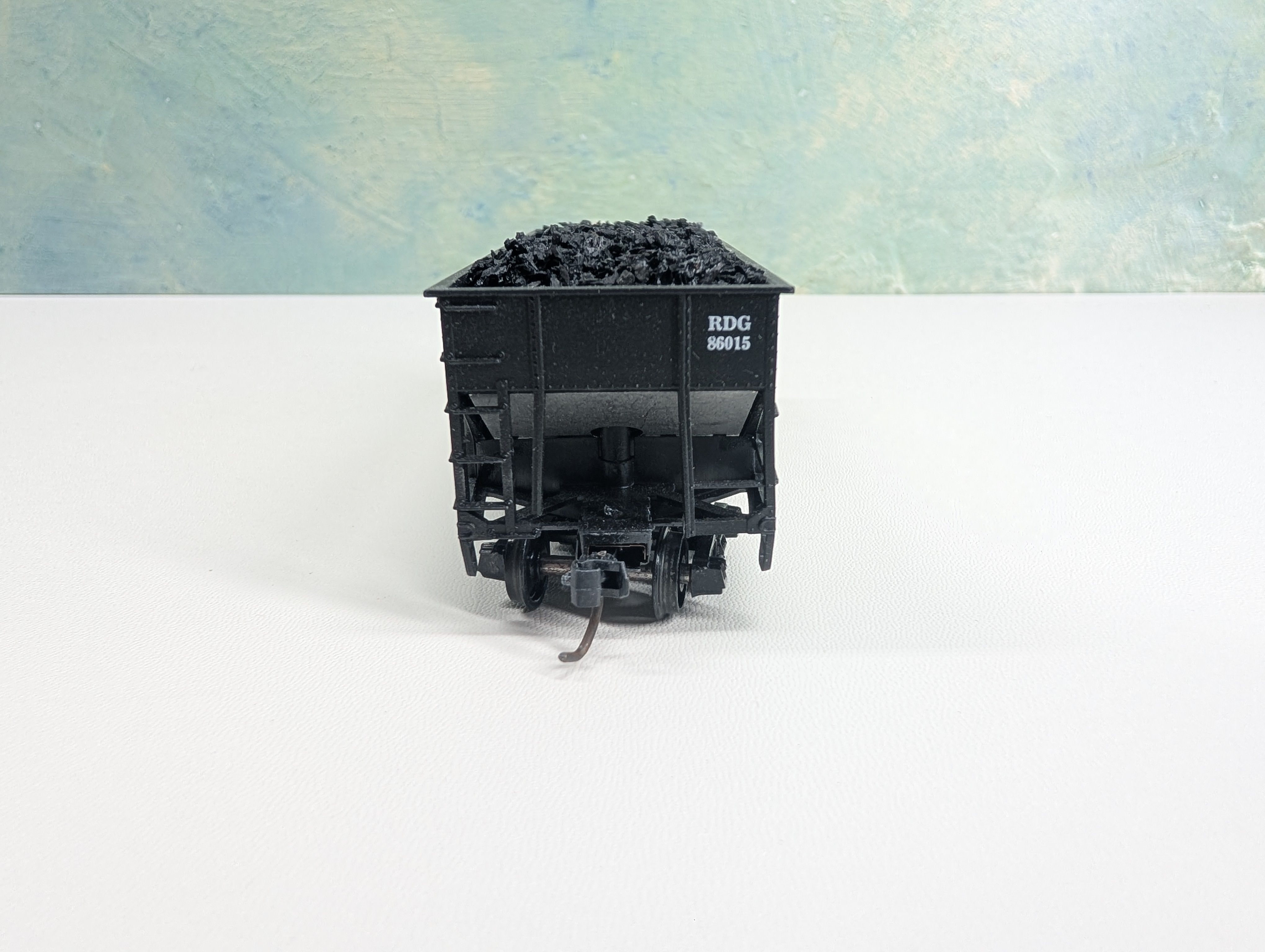 USED Athearn HO Scale 2 Bay Hopper Reading RDG #86015 w/ Load