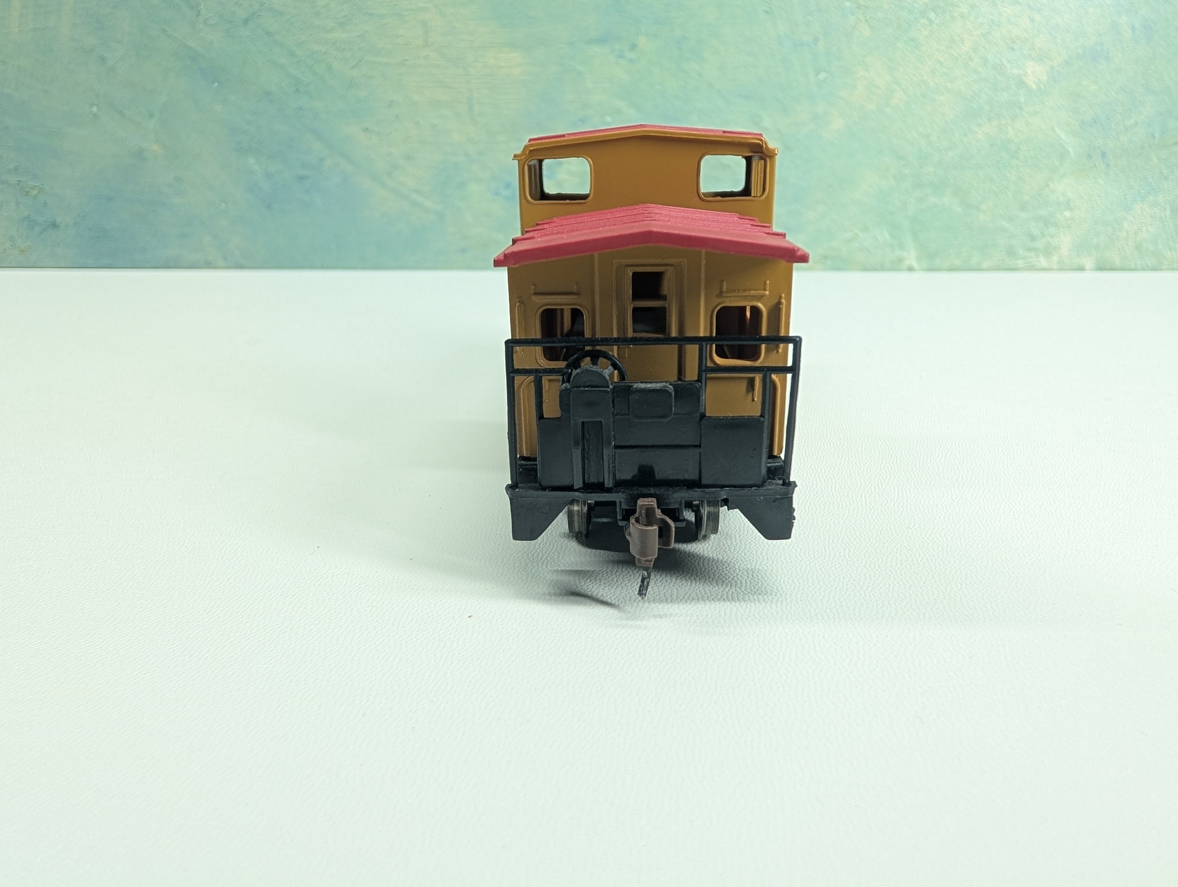 USED Bachmann HO Scale Caboose Union Pacific UP #25743 Modern Gearboxes & Metal Wheels