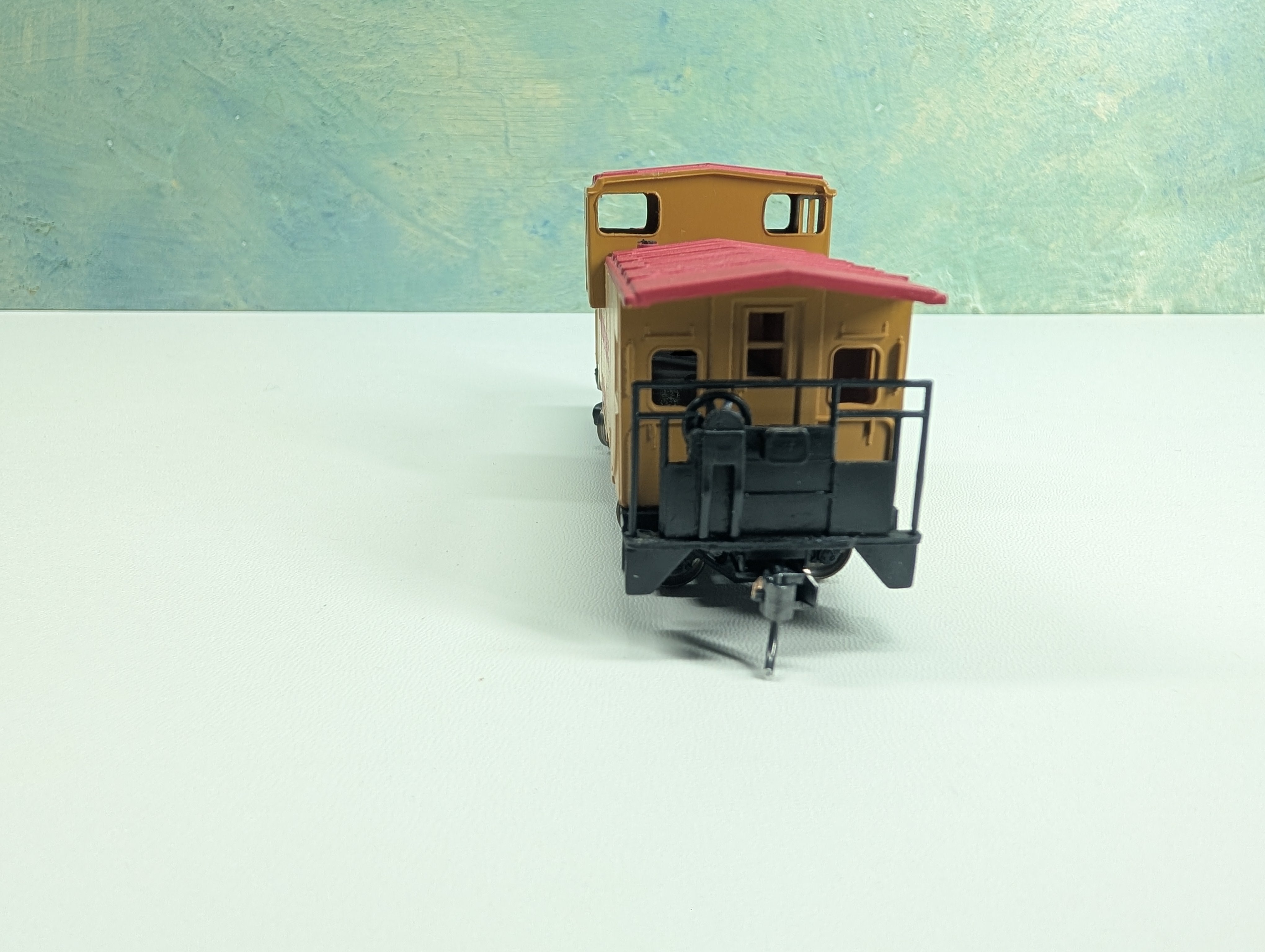 USED Bachmann HO Scale Caboose Union Pacific UP #25743 Modern Gearboxes & Metal Wheels