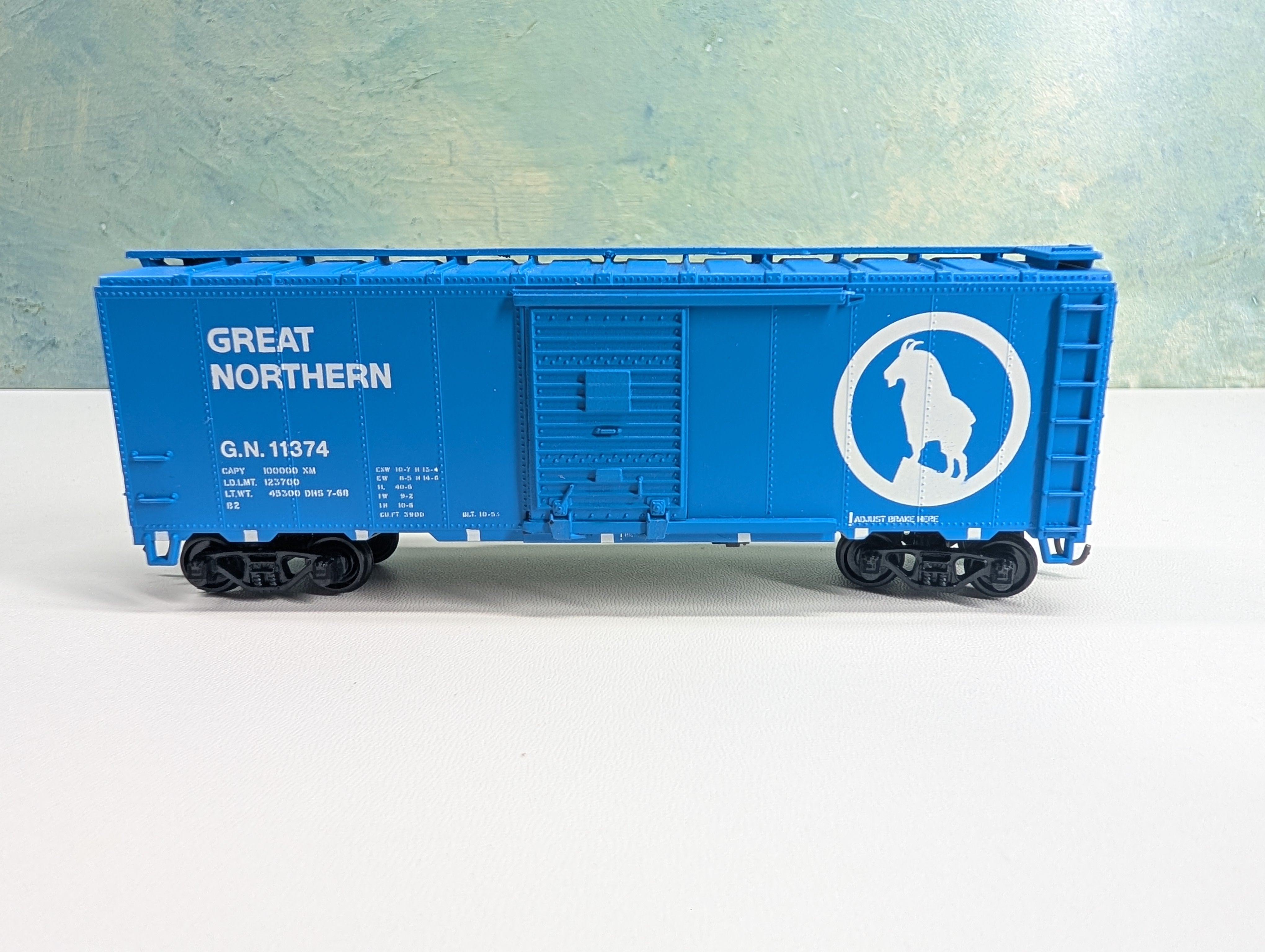 USED Athearn HO Scale 40' Box Car Great Northern GN #11374