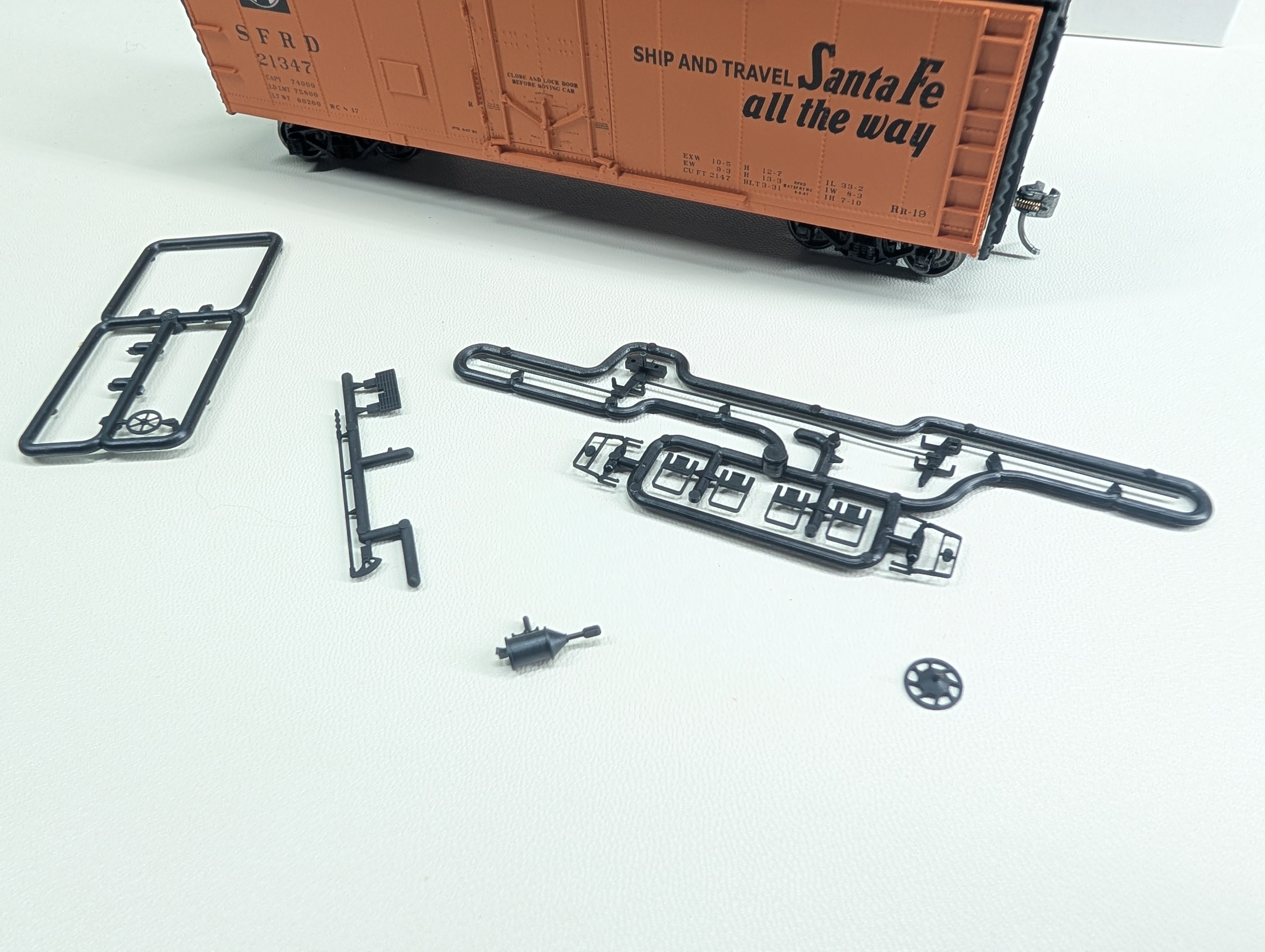 USED Accurail 8521 HO Scale 40' Steel Reefer Santa Fe SFRD #21347 Metal Wheels