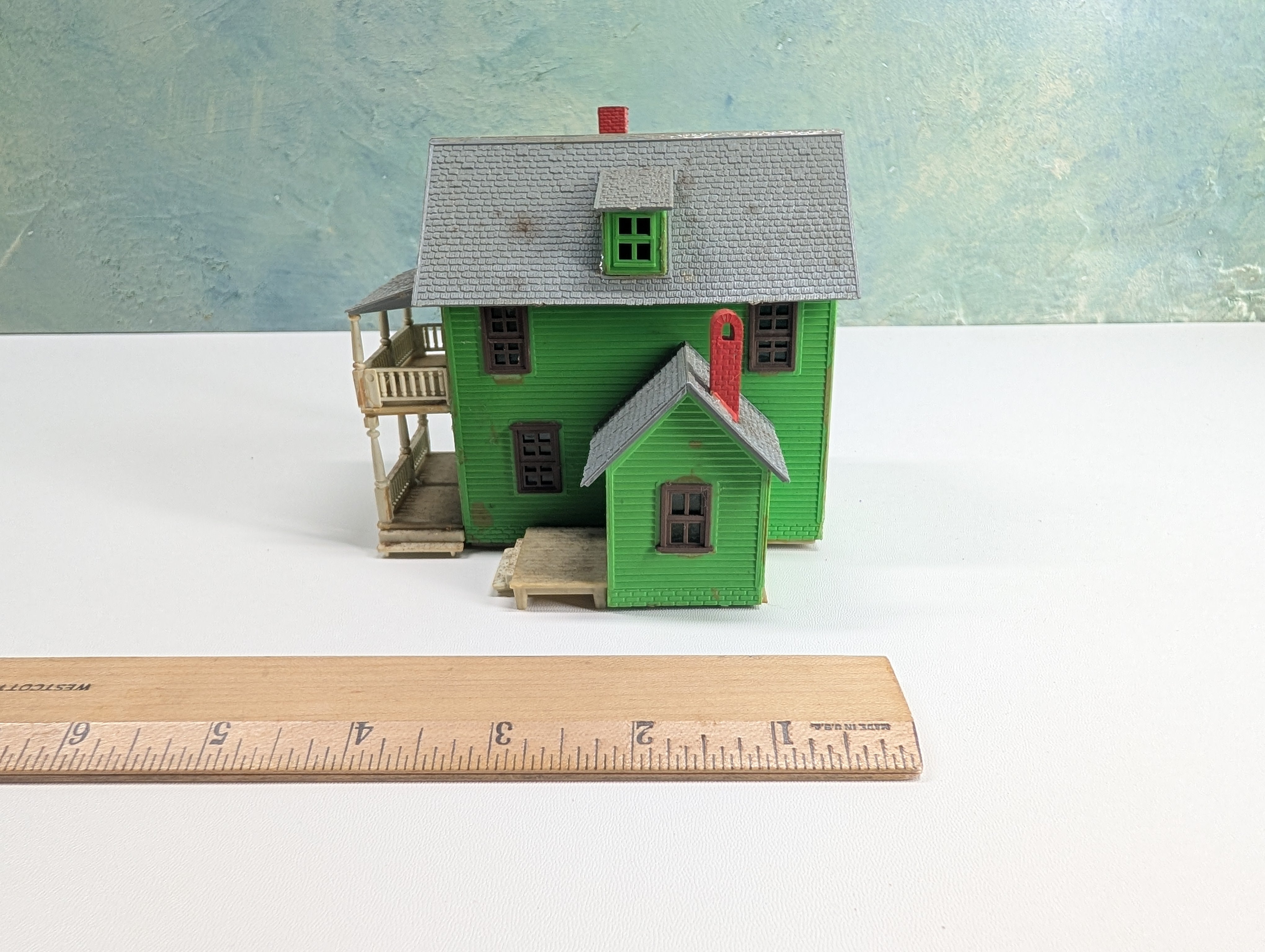USED Tyco HO Scale Green Farmhouse