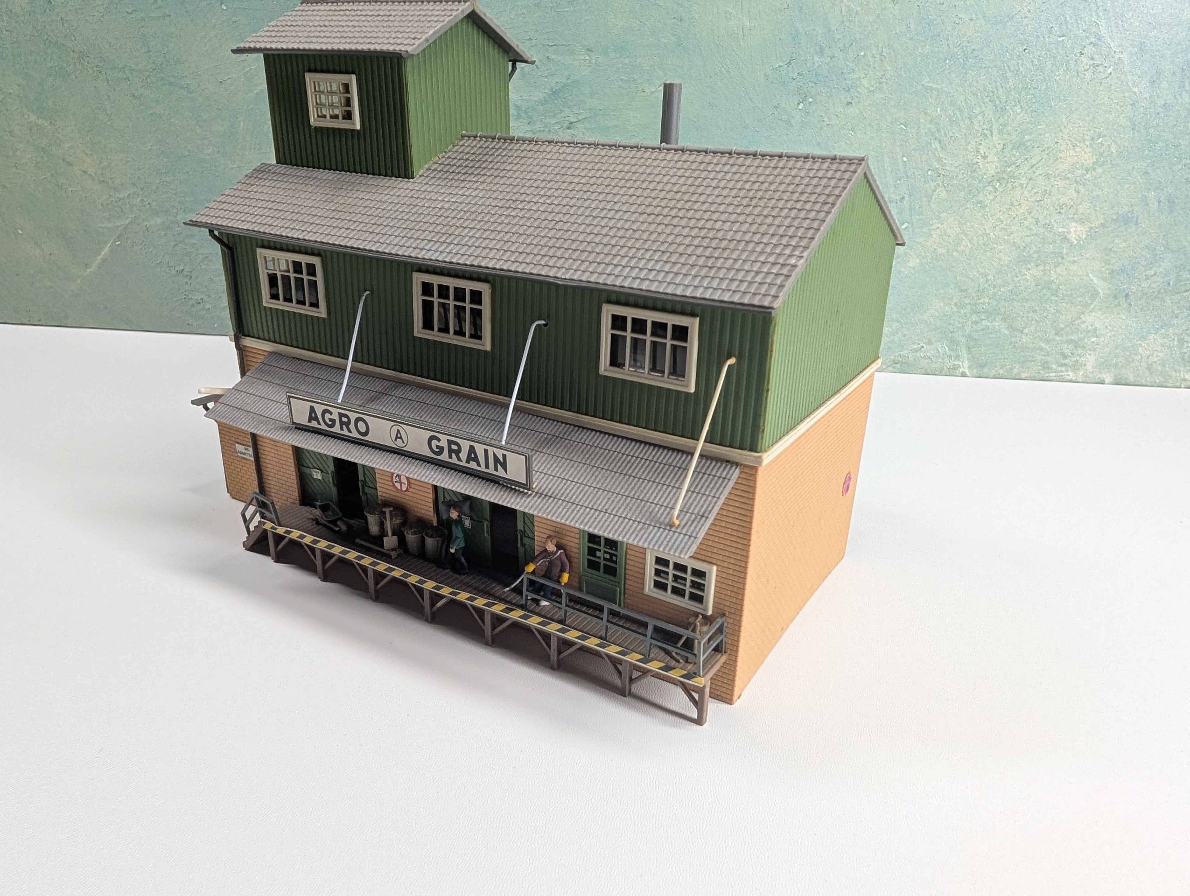 USED HO Scale Argo Grain, Warehouse