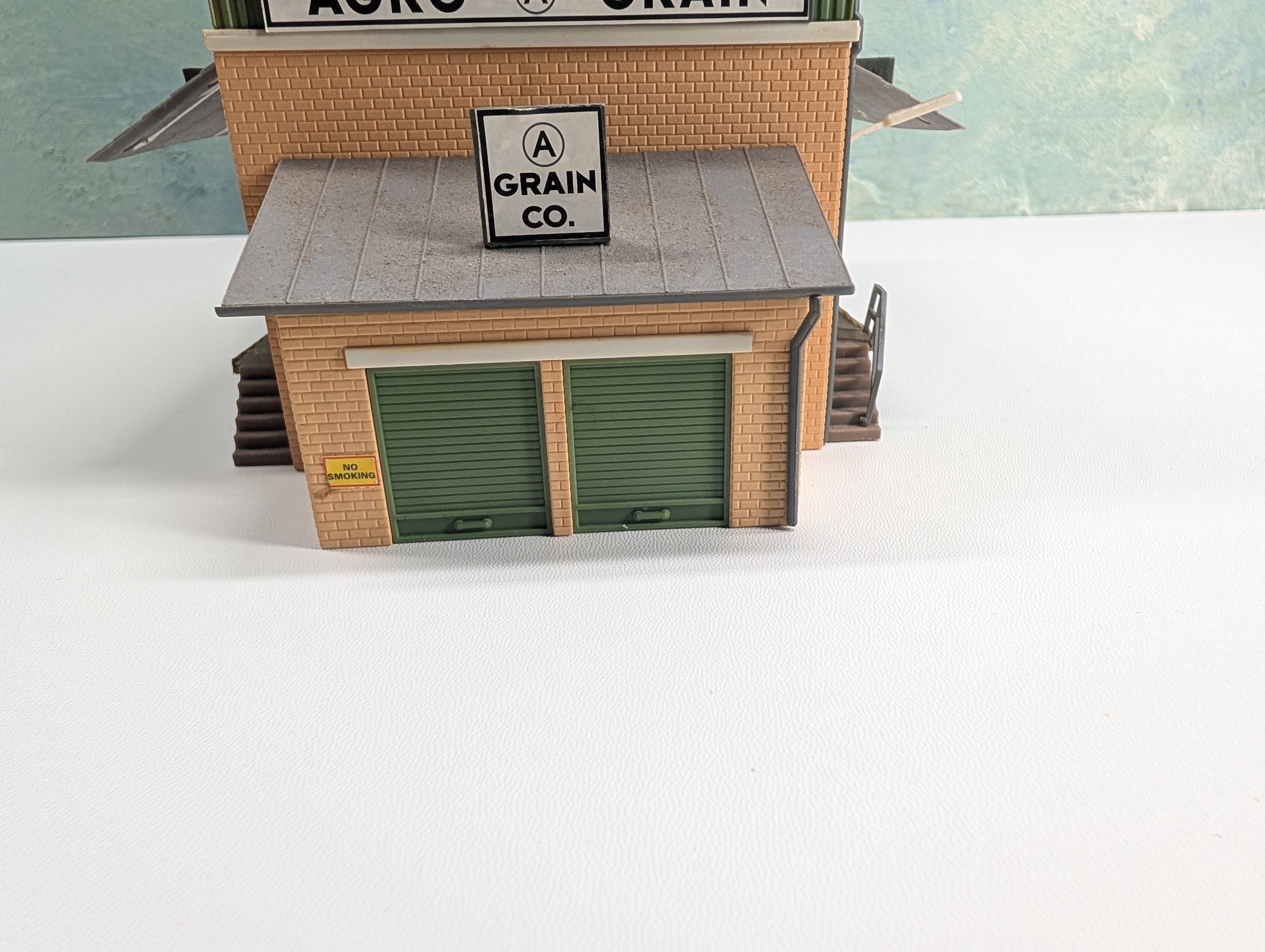 USED HO Scale Argo Grain, Warehouse
