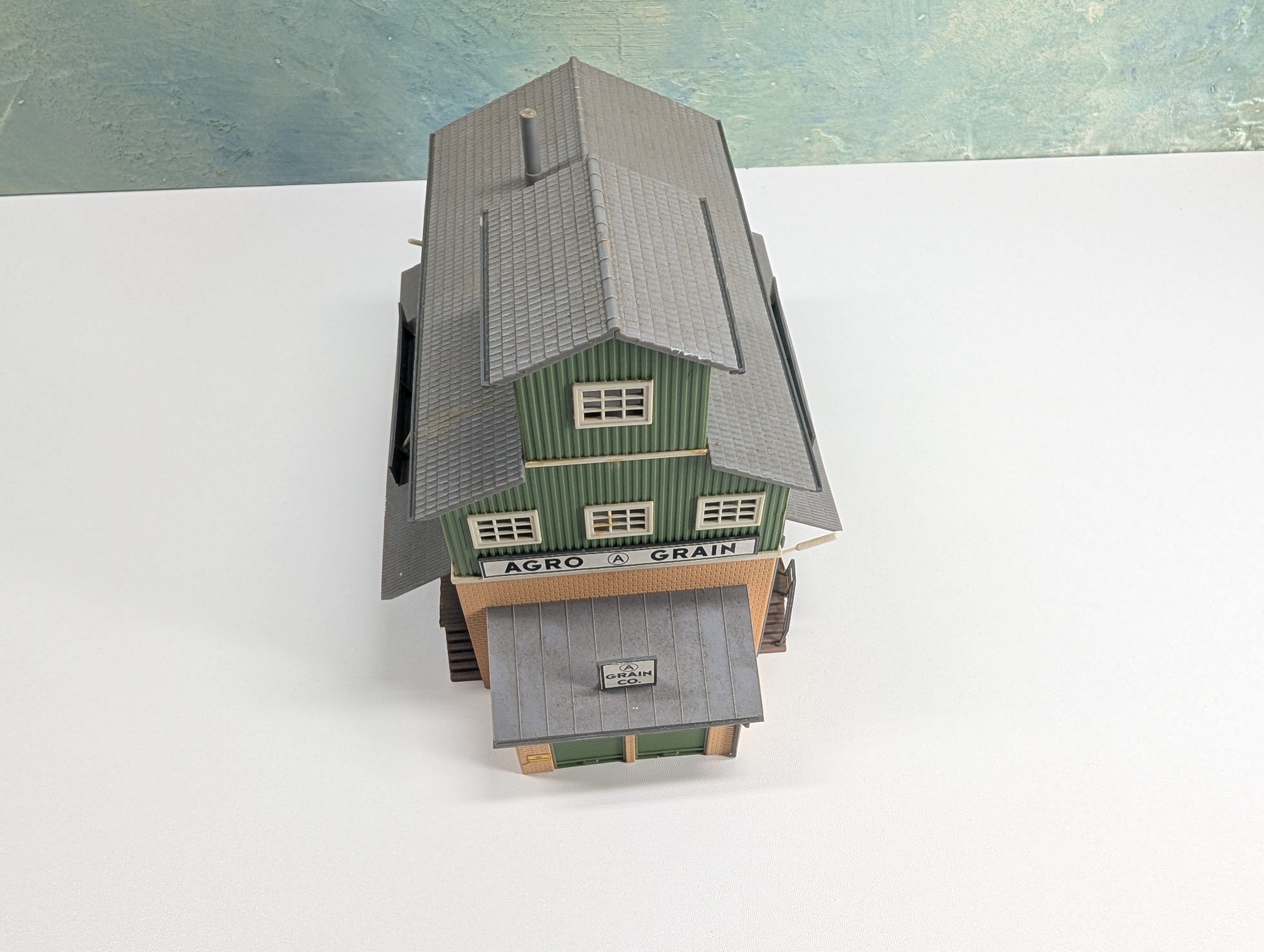 USED HO Scale Argo Grain, Warehouse