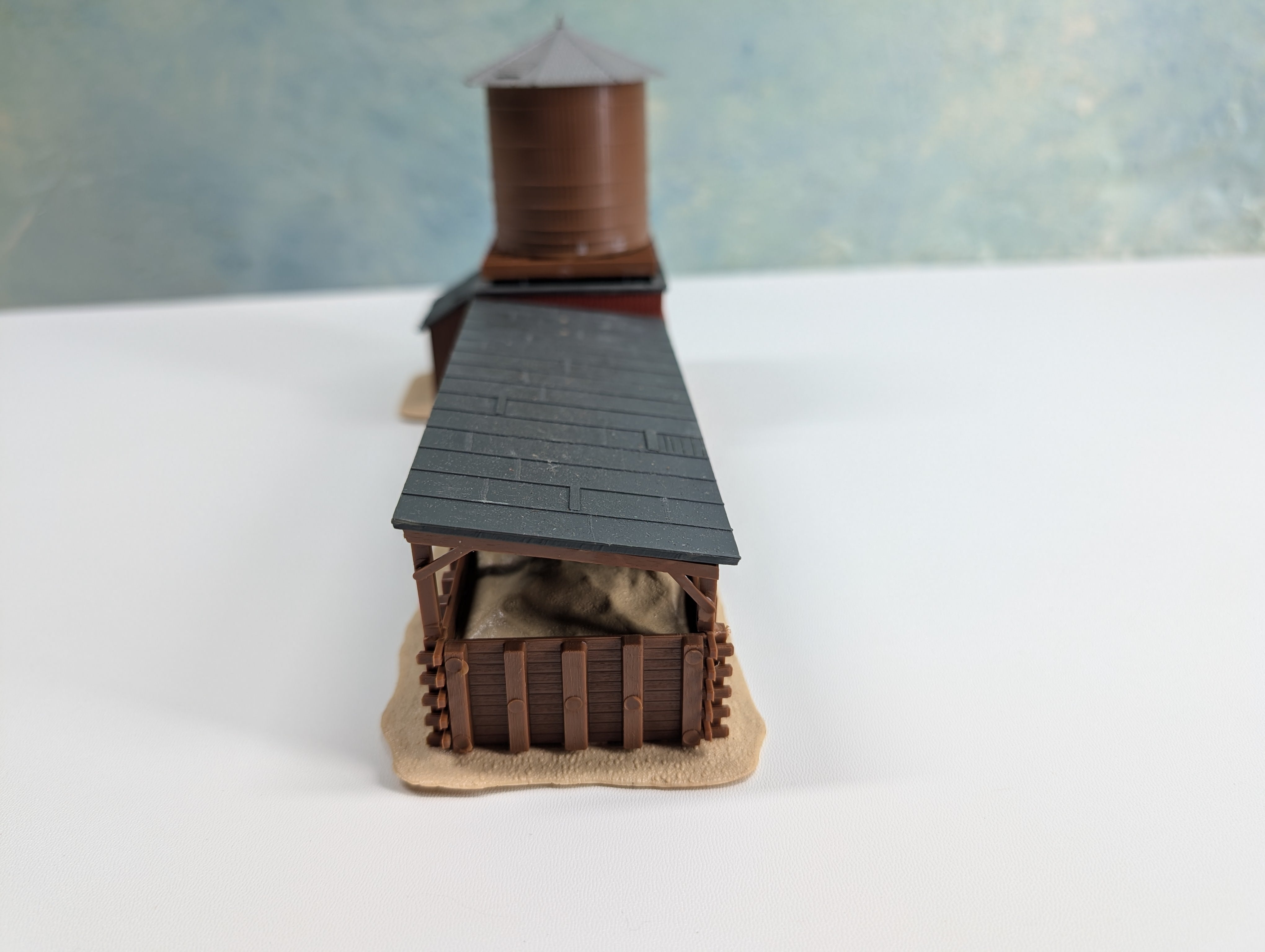 USED Pola HO Scale Sand House w/ Water Tower