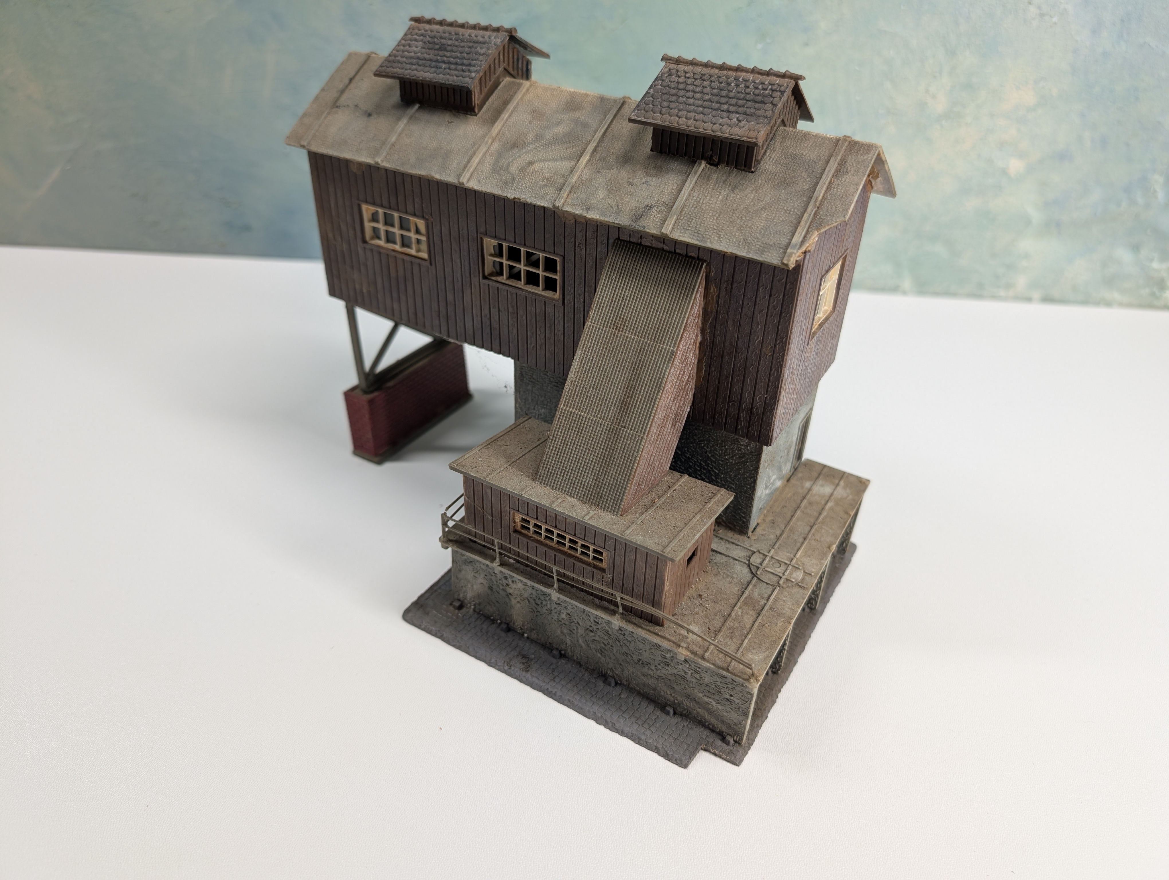 USED HO Scale Coal Depot