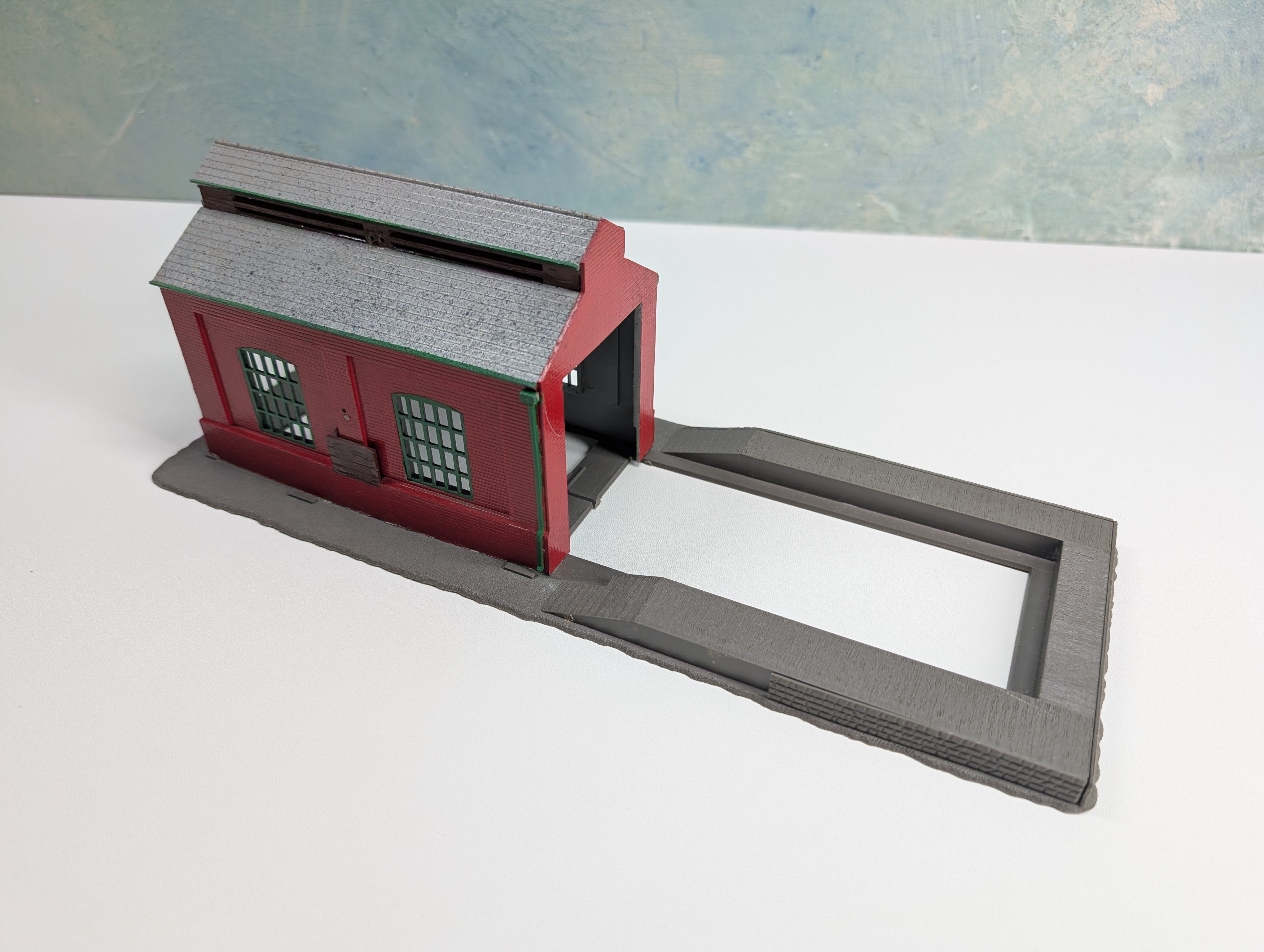 USED HO Scale Single Stall Engine House