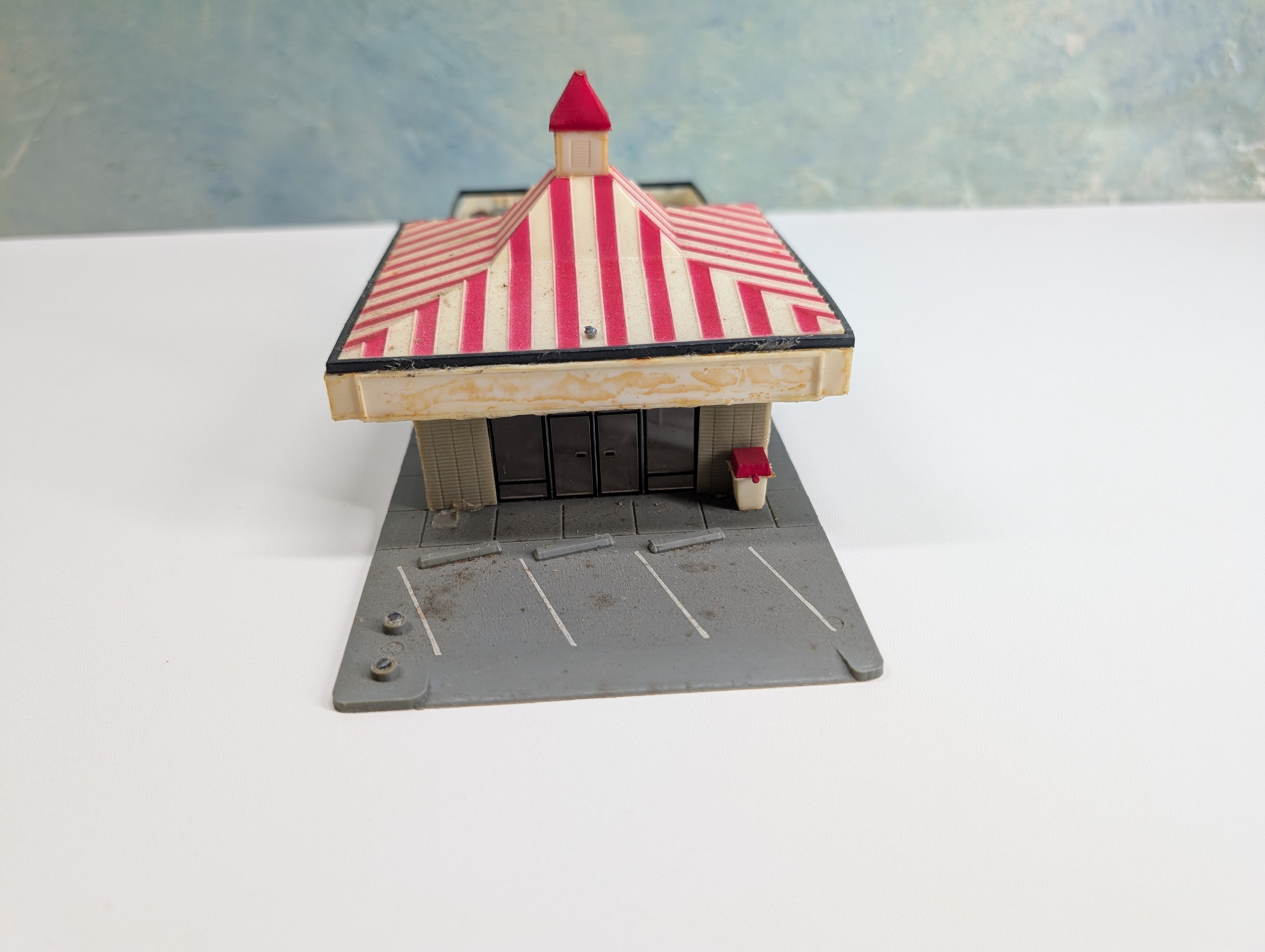 USED HO Scale KFC Restaurant