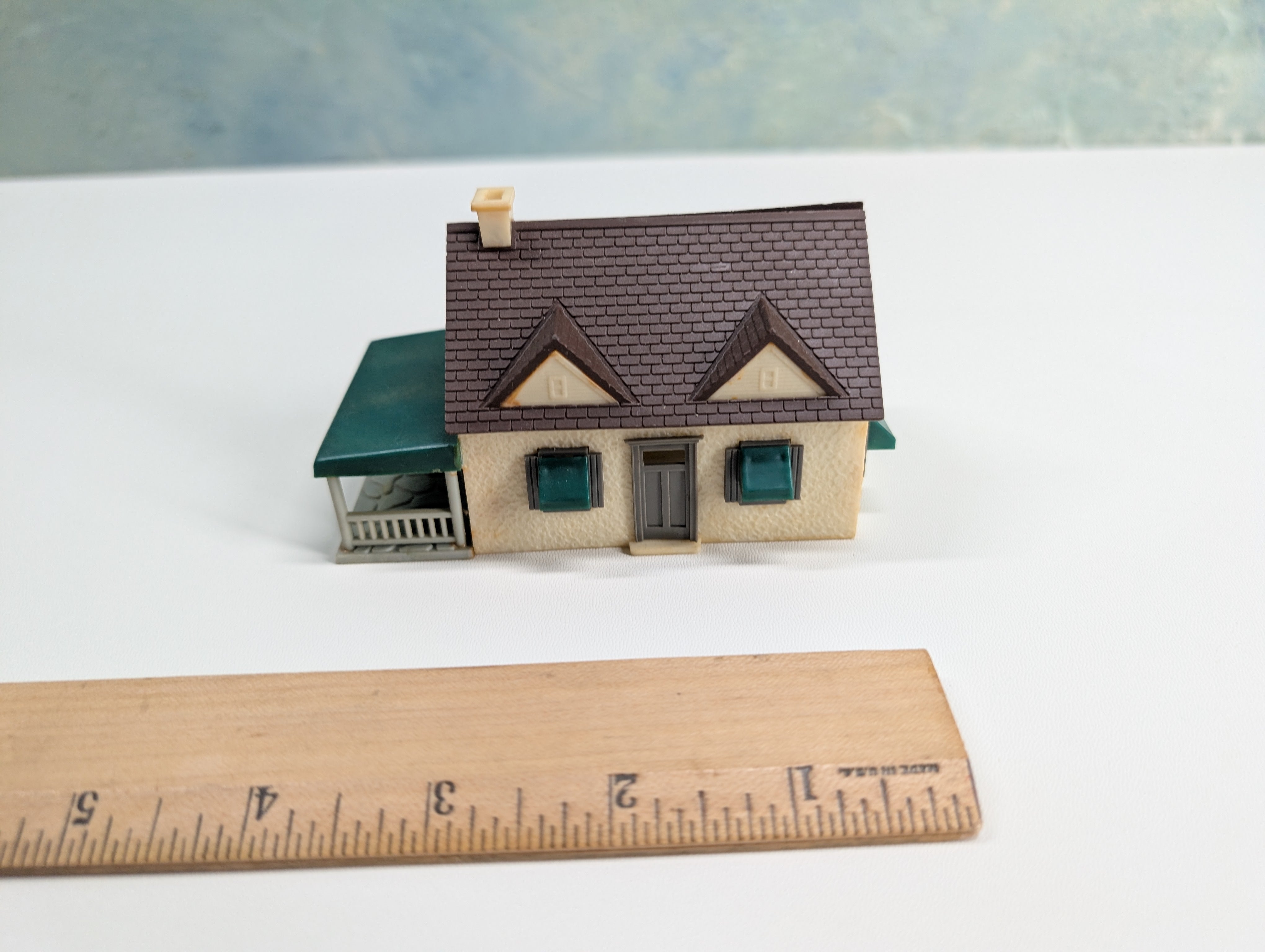 USED Bachmann Plasticville HO Scale Small House