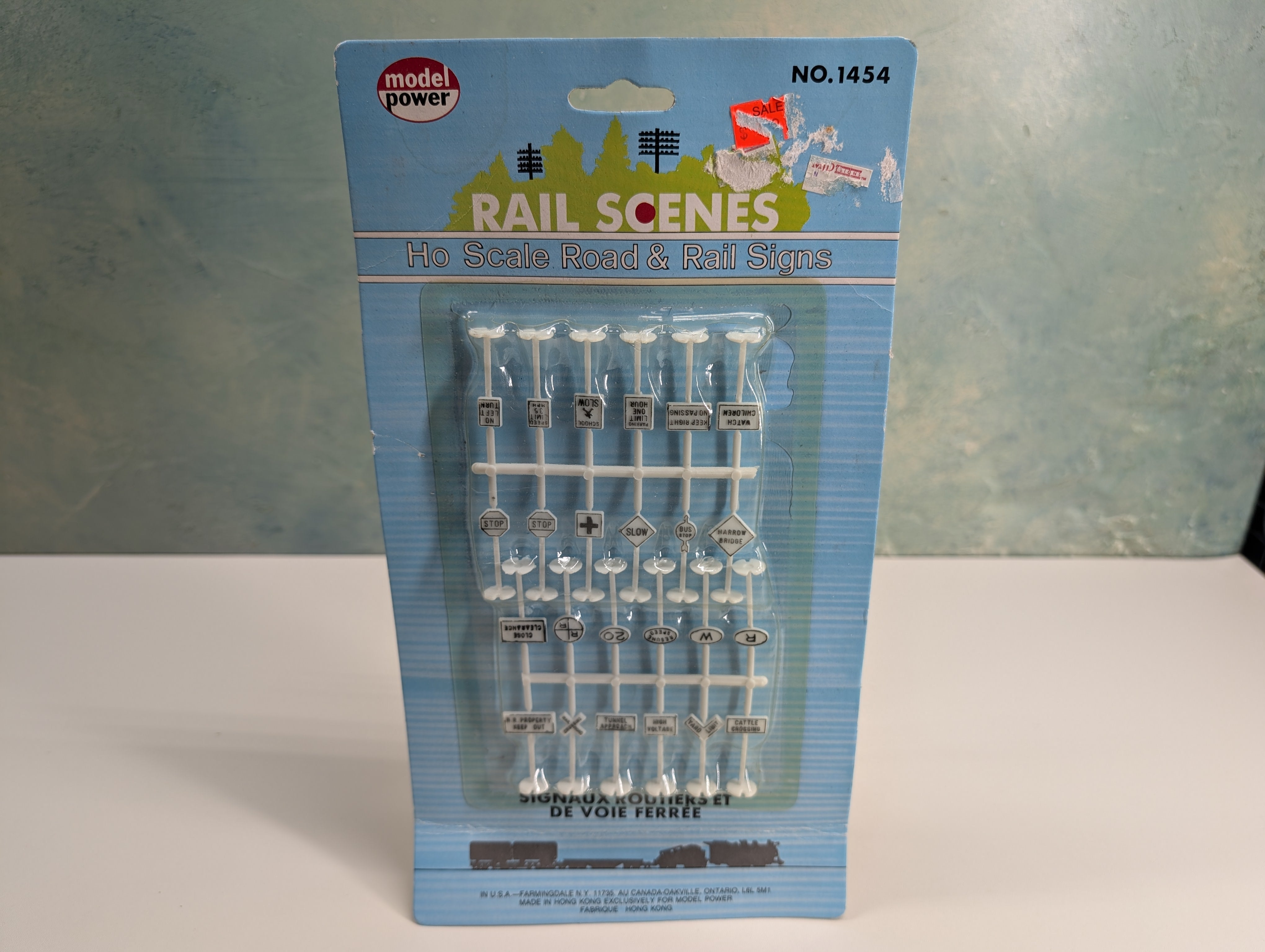 Model Power 1454 HO Scale Road & Railroad Signs (Sealed)