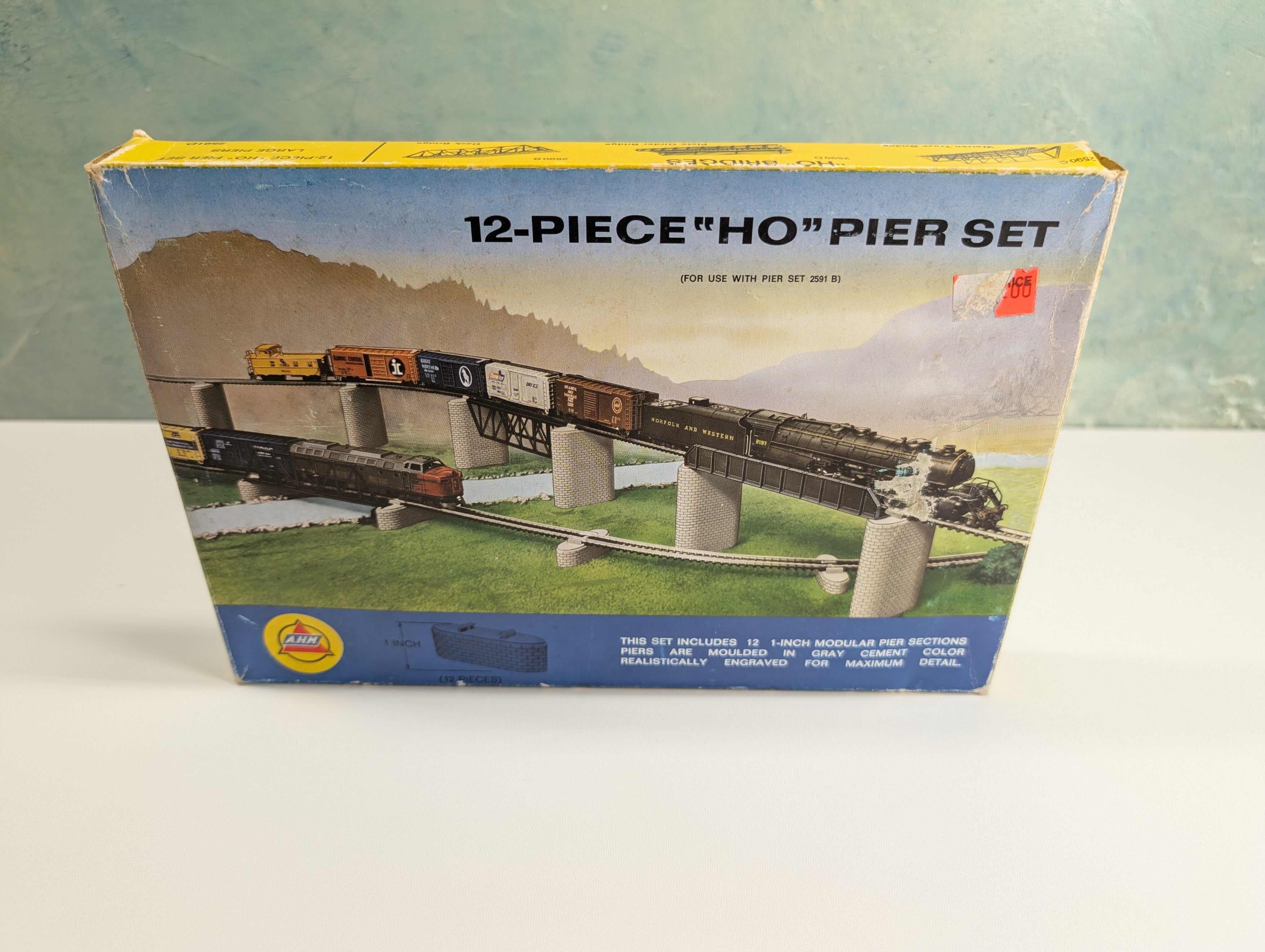 AHM 2591D HO Scale Pier Set (12 pcs)