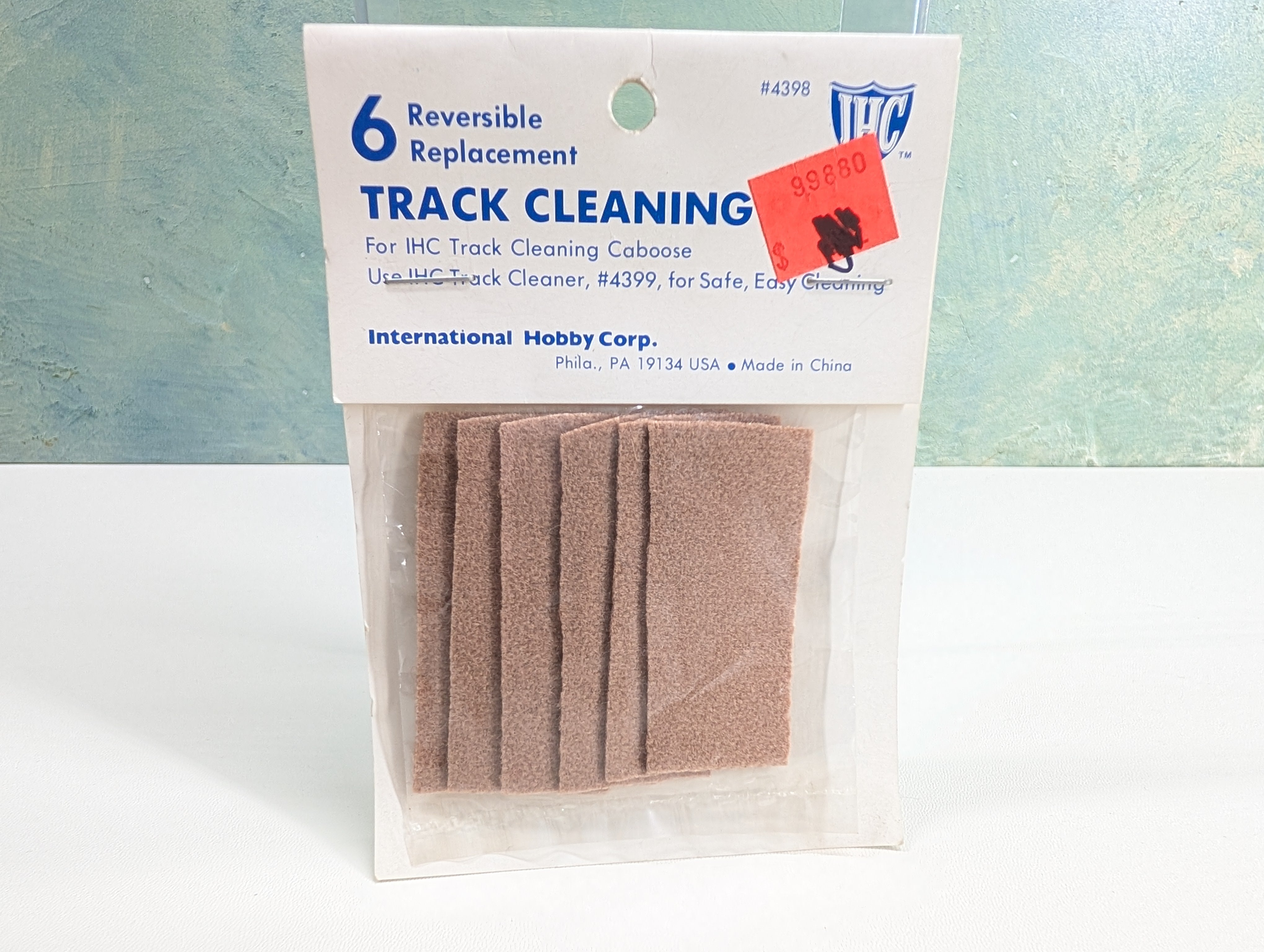 IHC 4398 HO Scale Reversible Replacement Track Cleaning Pads for IHC Track Cleaning Cars (6 pcs)