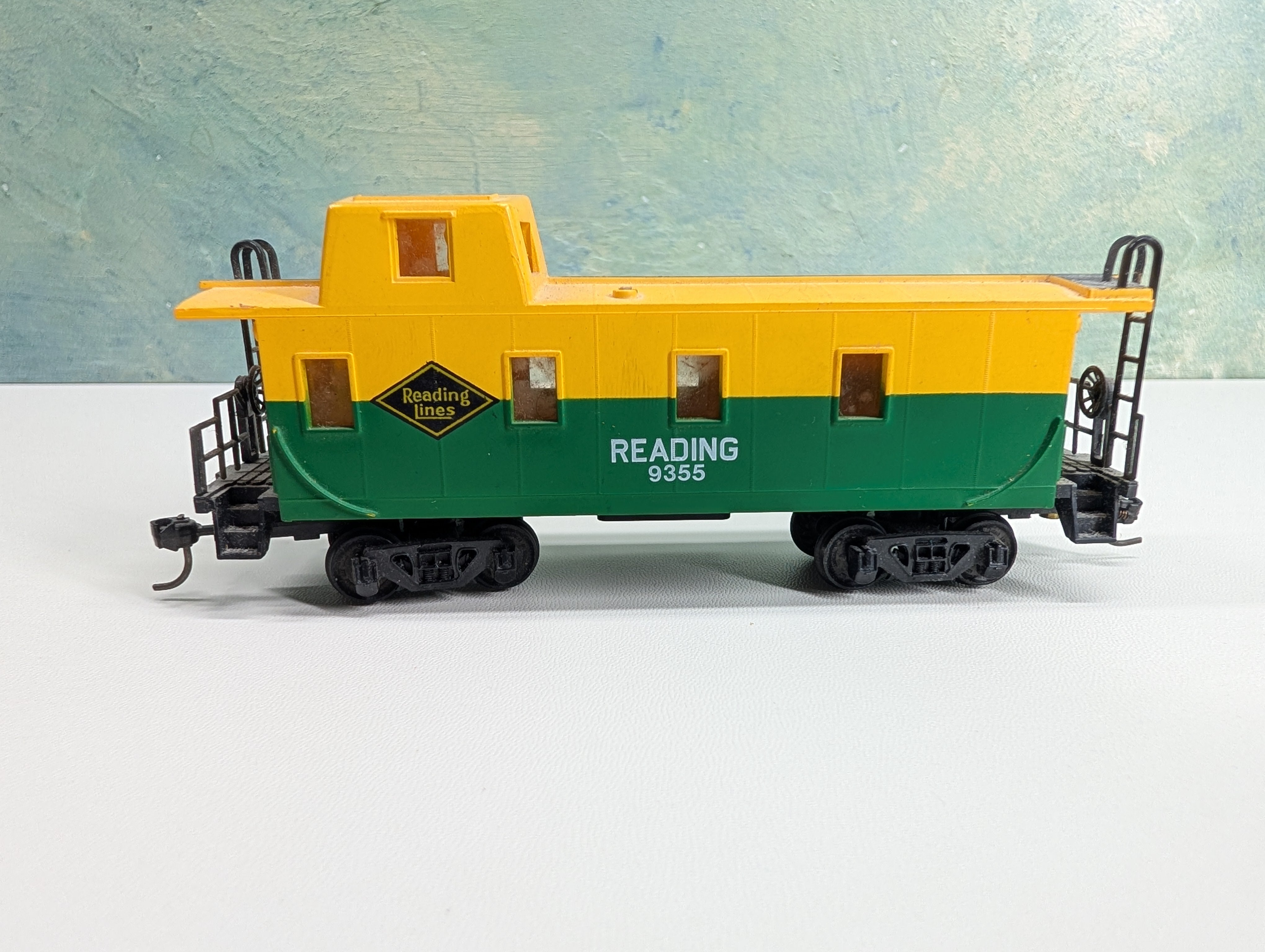 USED Bachmann HO Scale Caboose Reading RDG #9355