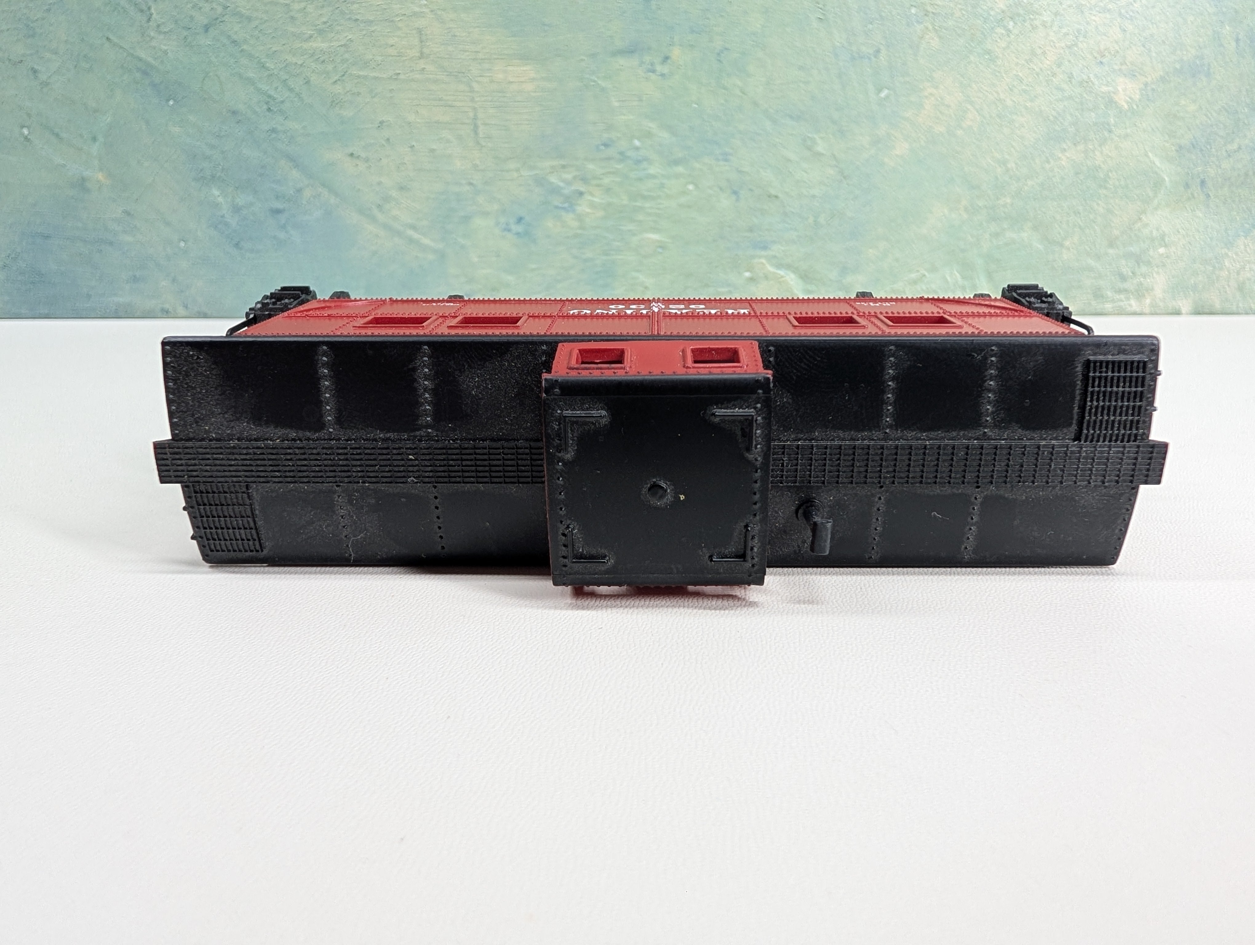 USED Mantua HO Scale Heavyweight Caboose Reading RDG #92830