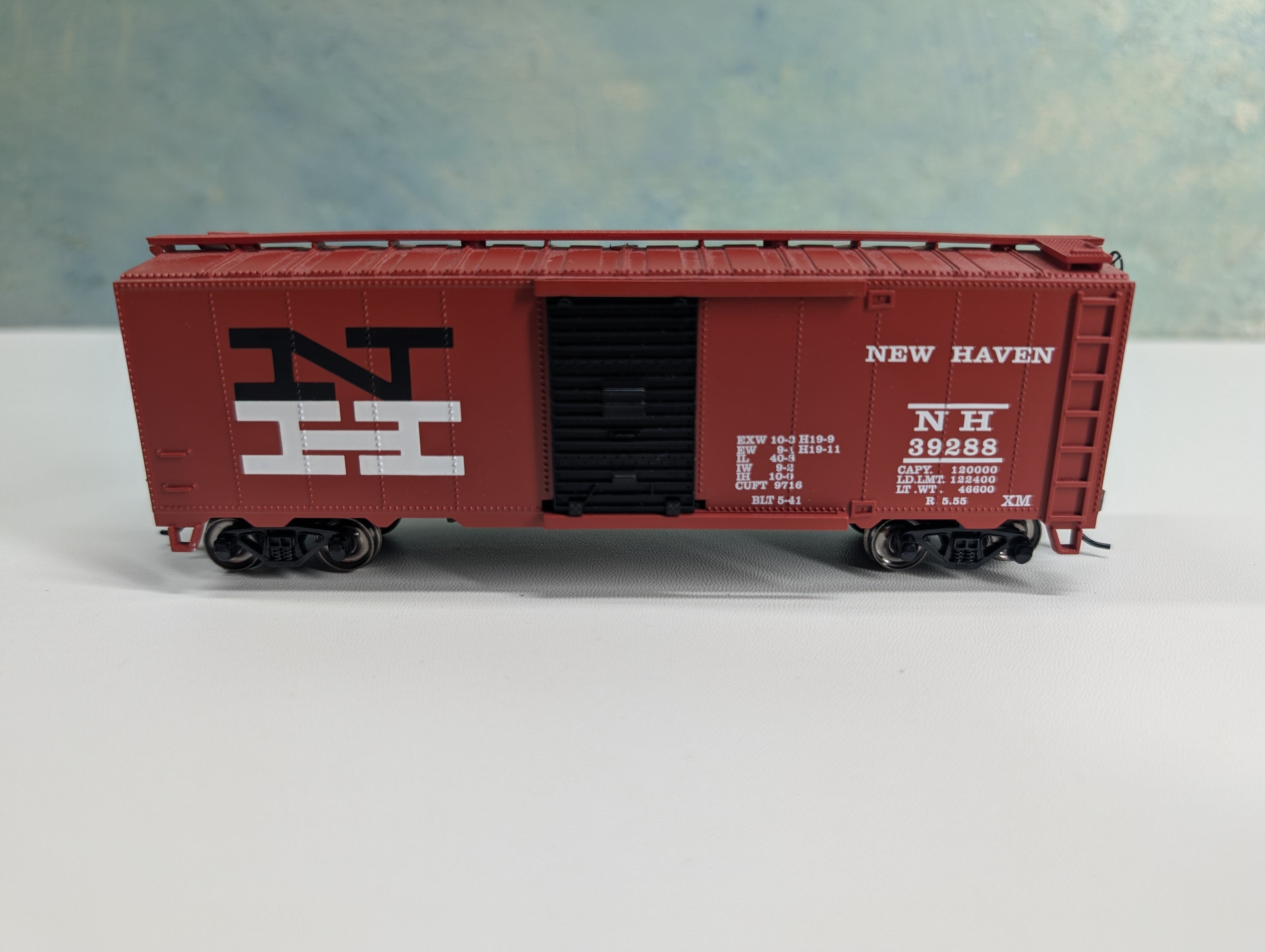 USED Bachmann HO Scale 40' Box Car New Haven NH #39288 Silver Series