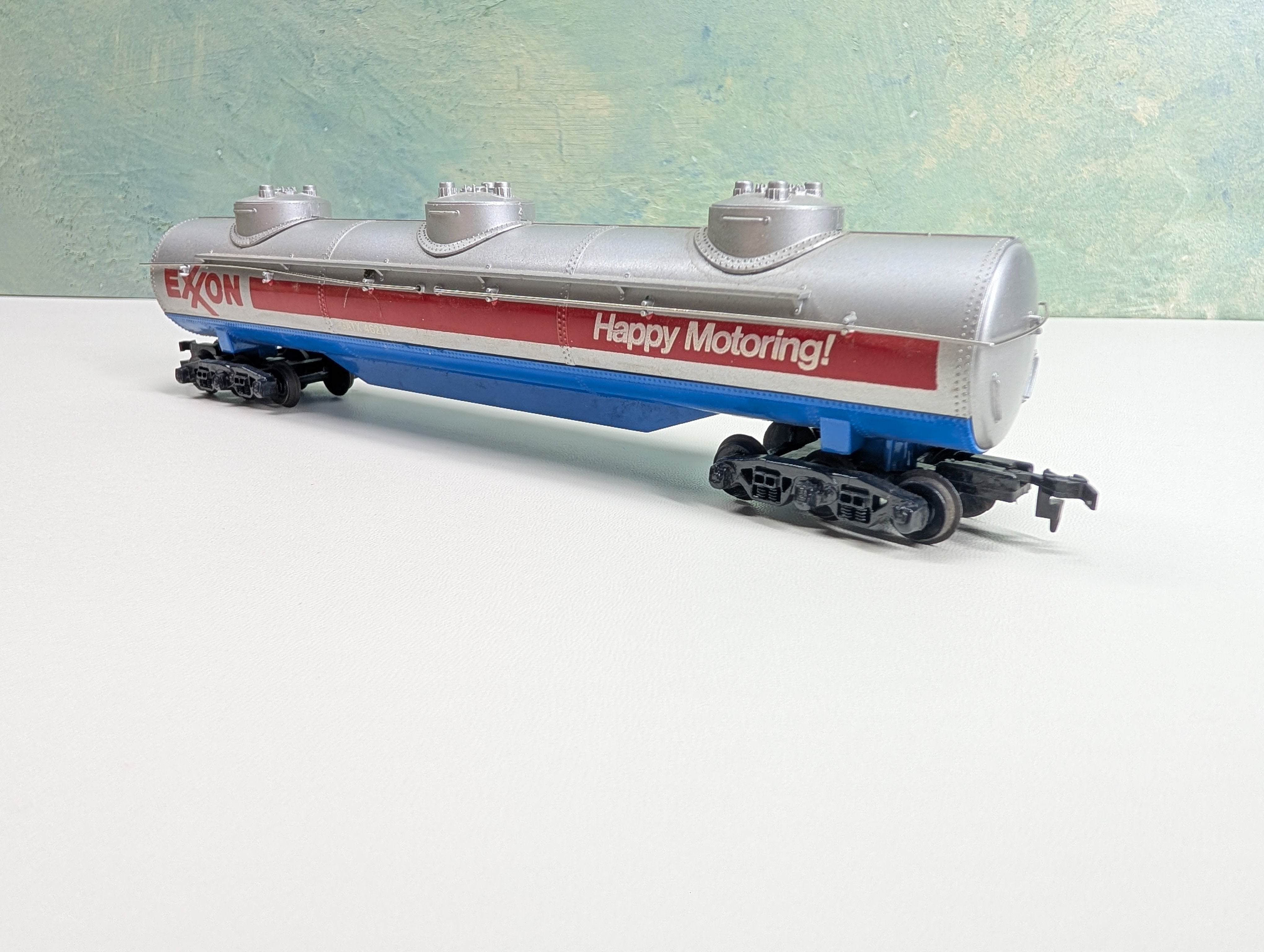 USED Tyco HO Scale Large Triple Dome Tank Car Exxon GATX #46213