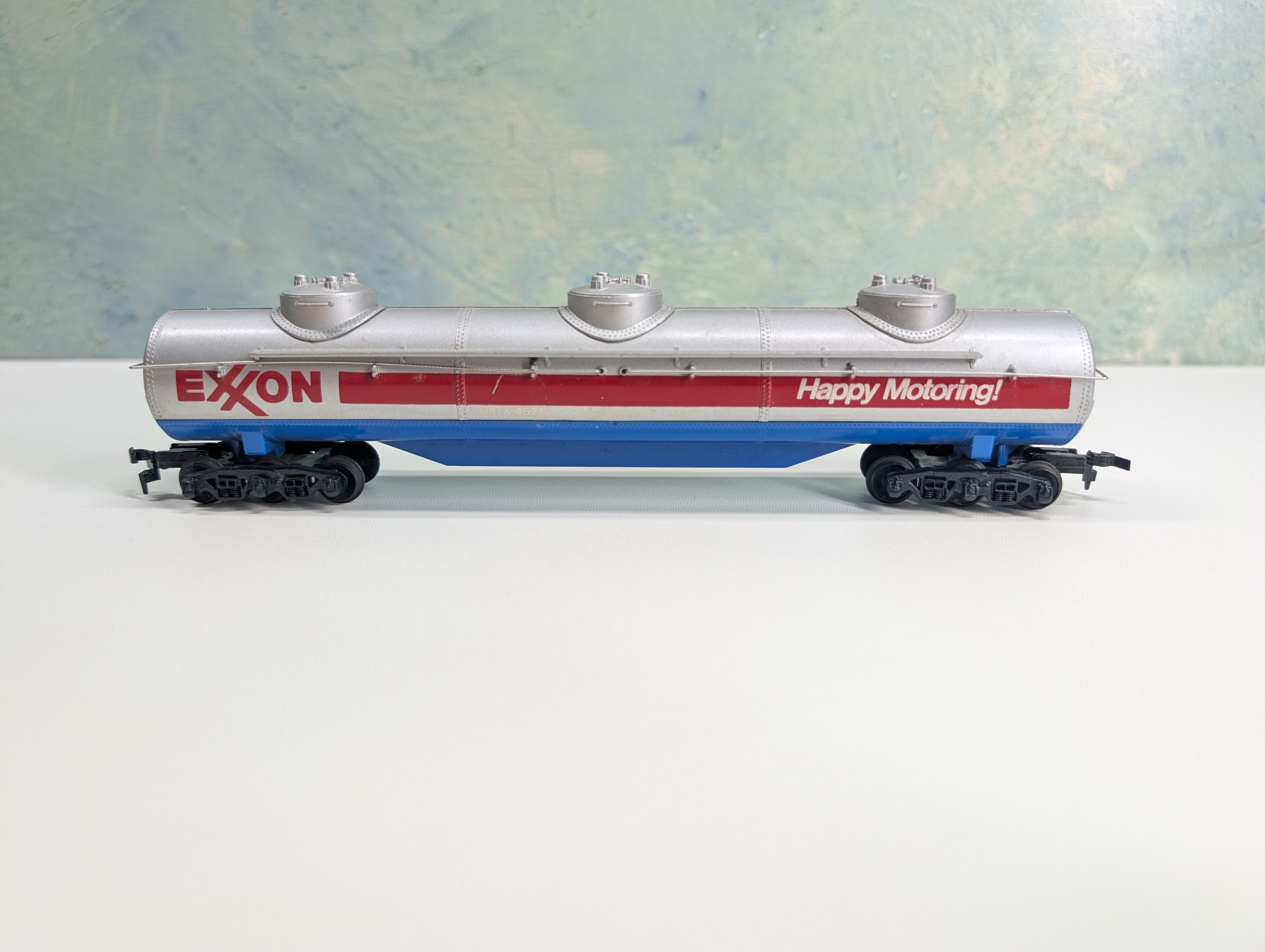 USED Tyco HO Scale Large Triple Dome Tank Car Exxon GATX #46213
