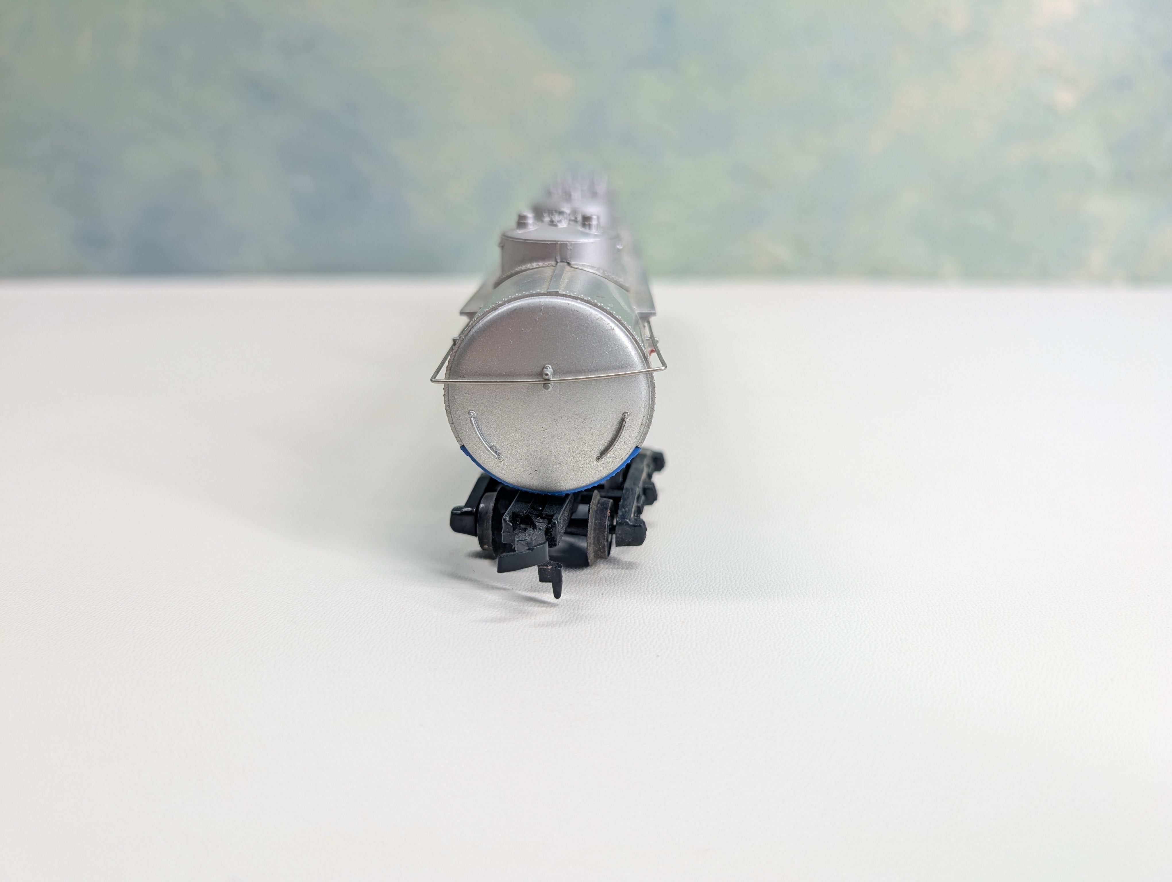 USED Tyco HO Scale Large Triple Dome Tank Car Exxon GATX #46213