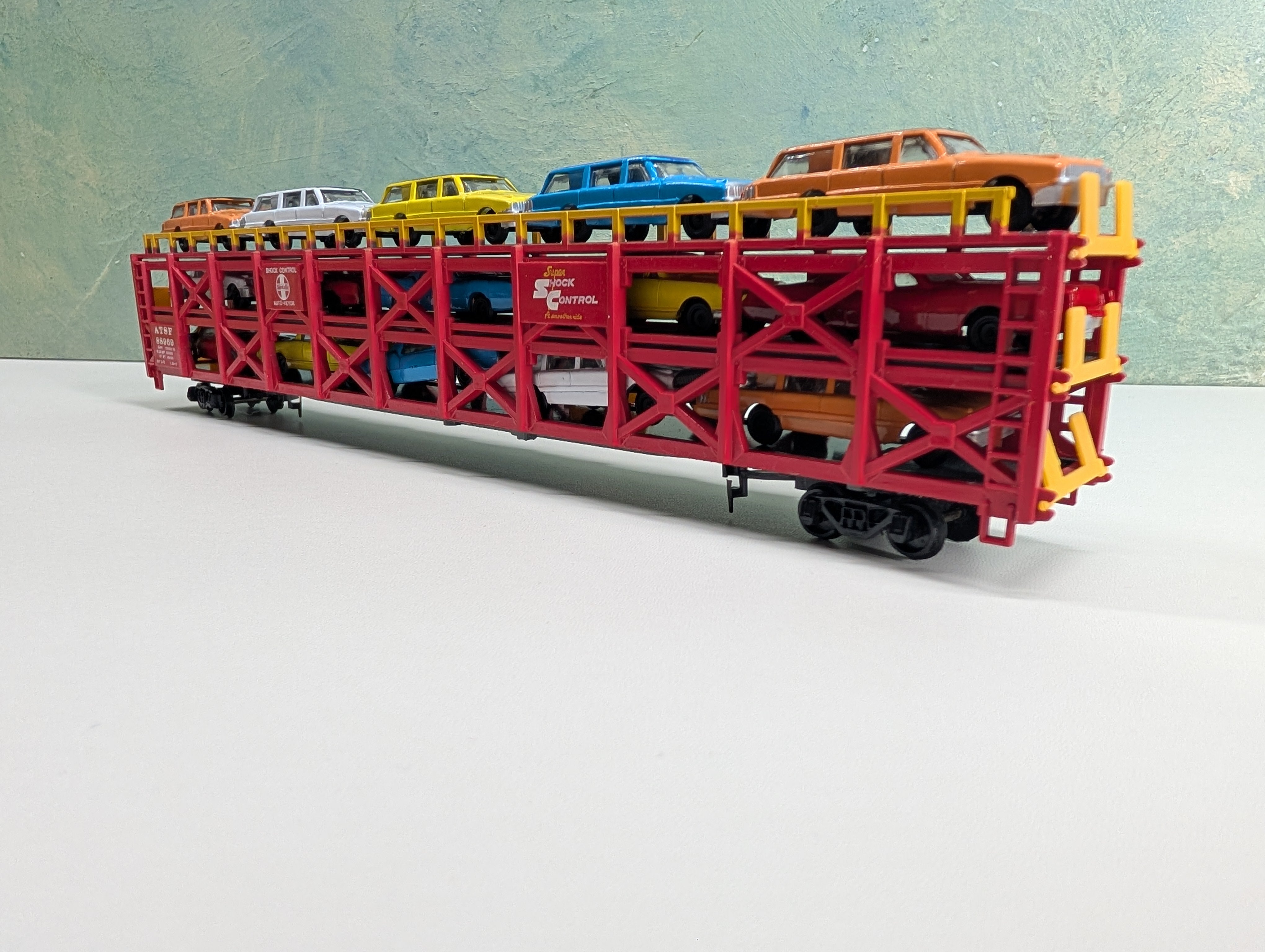 USED Bachmann #46-1200-02 HO Scale Tri-Level Car Transporter w/ 15 Vehicles Santa Fe ATSF #88969