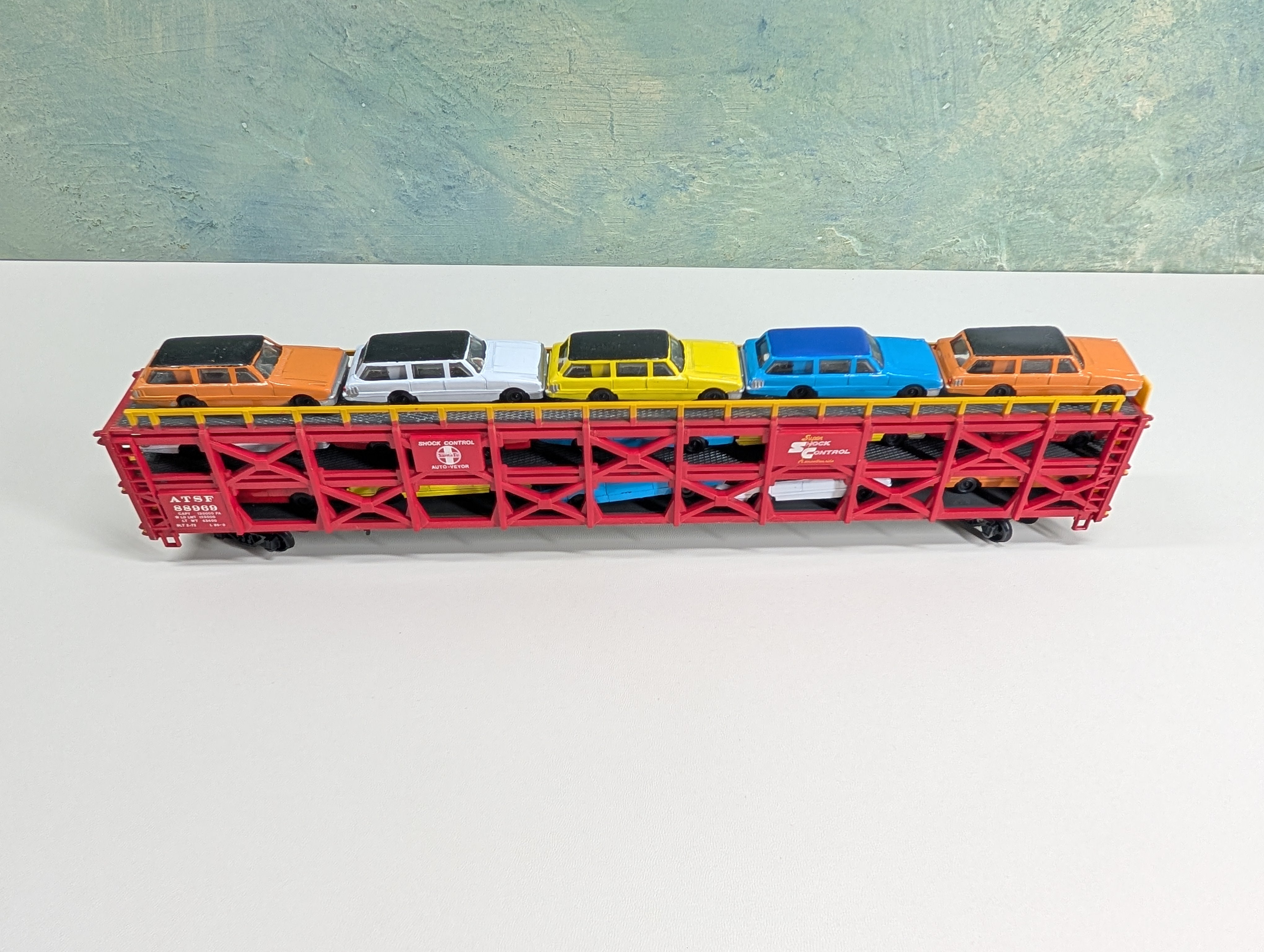 USED Bachmann #46-1200-02 HO Scale Tri-Level Car Transporter w/ 15 Vehicles Santa Fe ATSF #88969