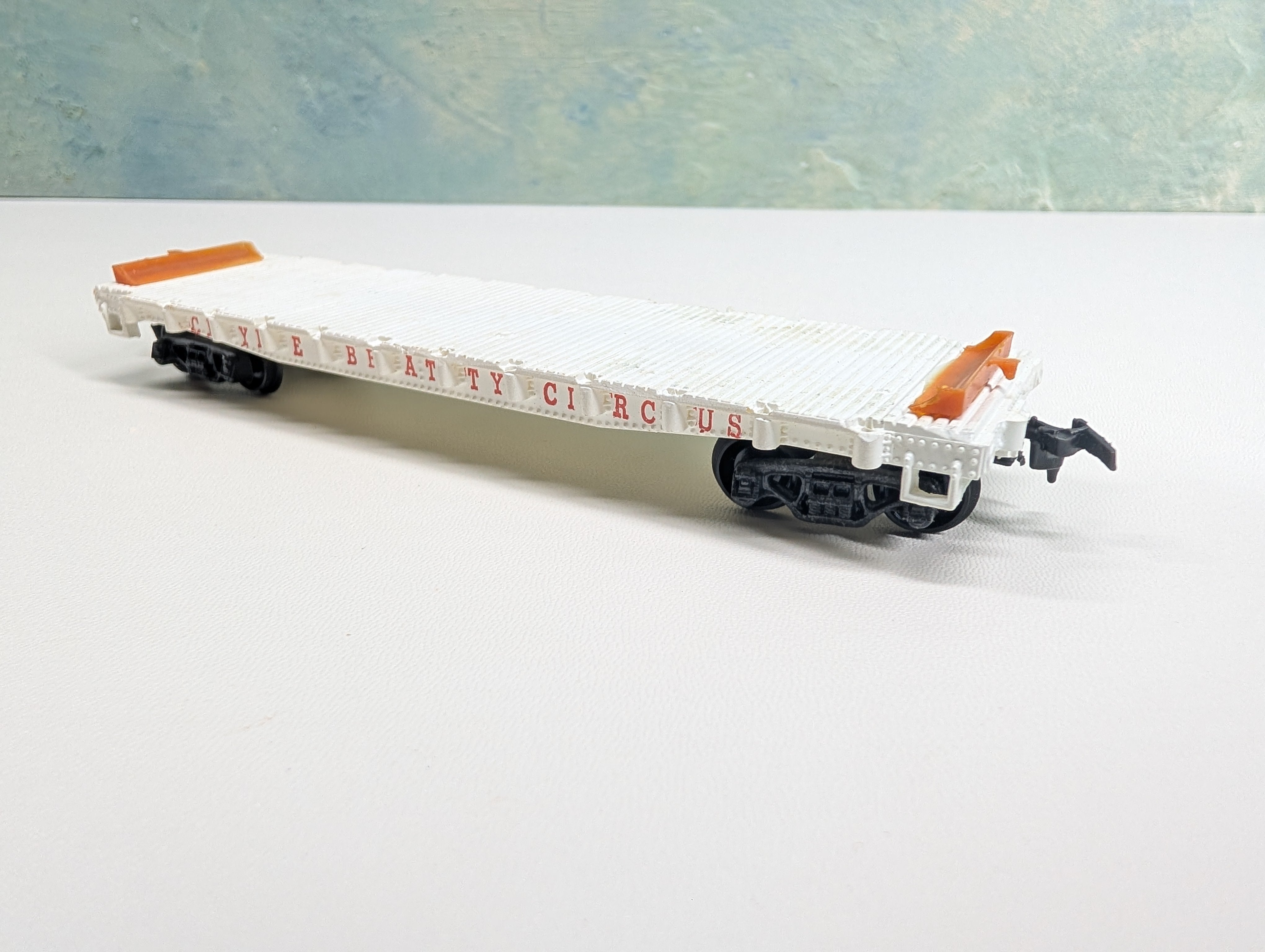 USED Life-Like HO Scale 40' Circus Flat Car Clyde Beatty