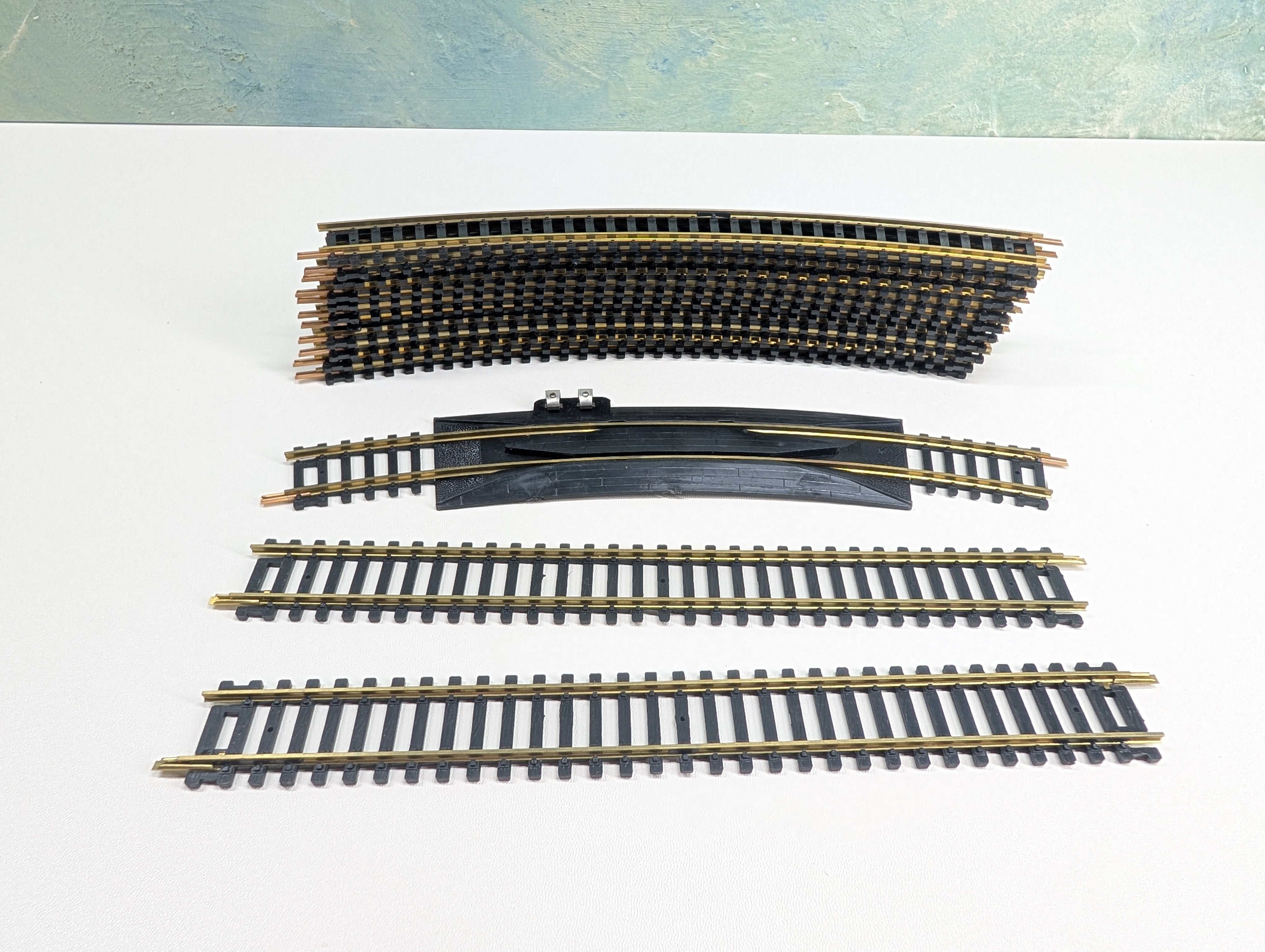 USED Model Power HO Scale Oval Set of Code 100 Brass Track (14 pcs)