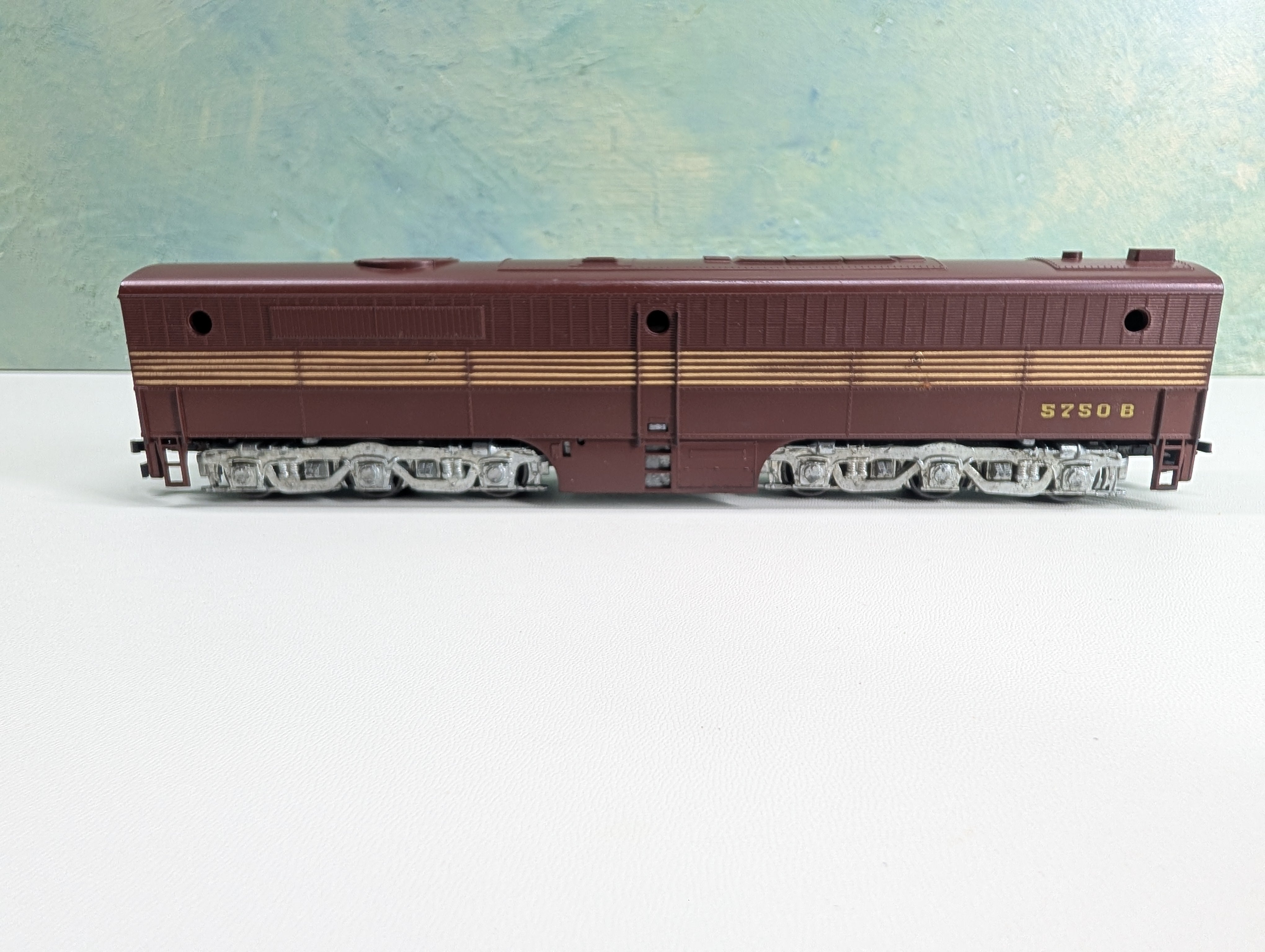 USED Athearn HO Scale PB-1 Diesel Locomotive Pennsylvania PRR #5750B Tested! DC
