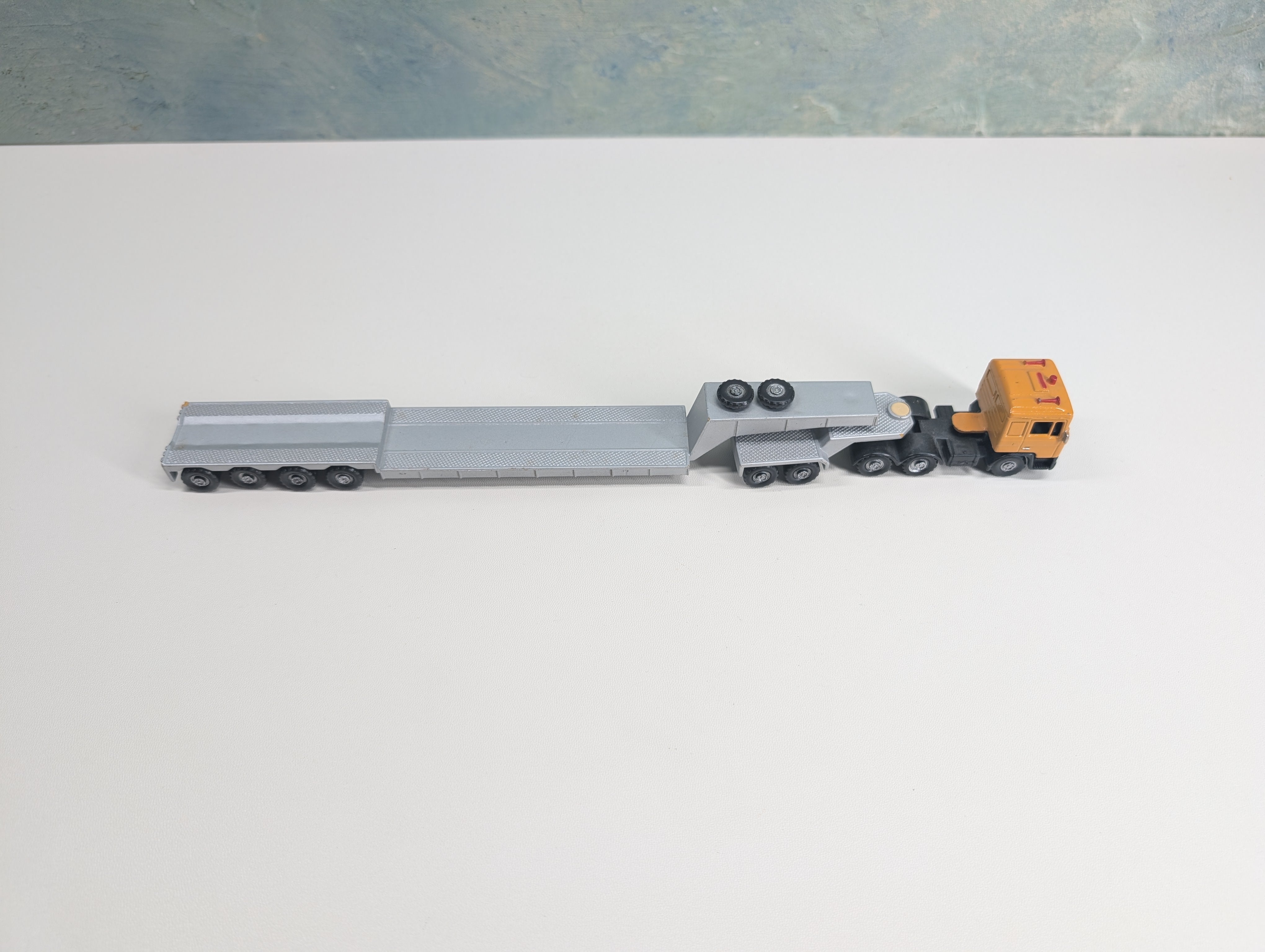 USED HO Scale Yellow Truck w/ Depressed Flatbed