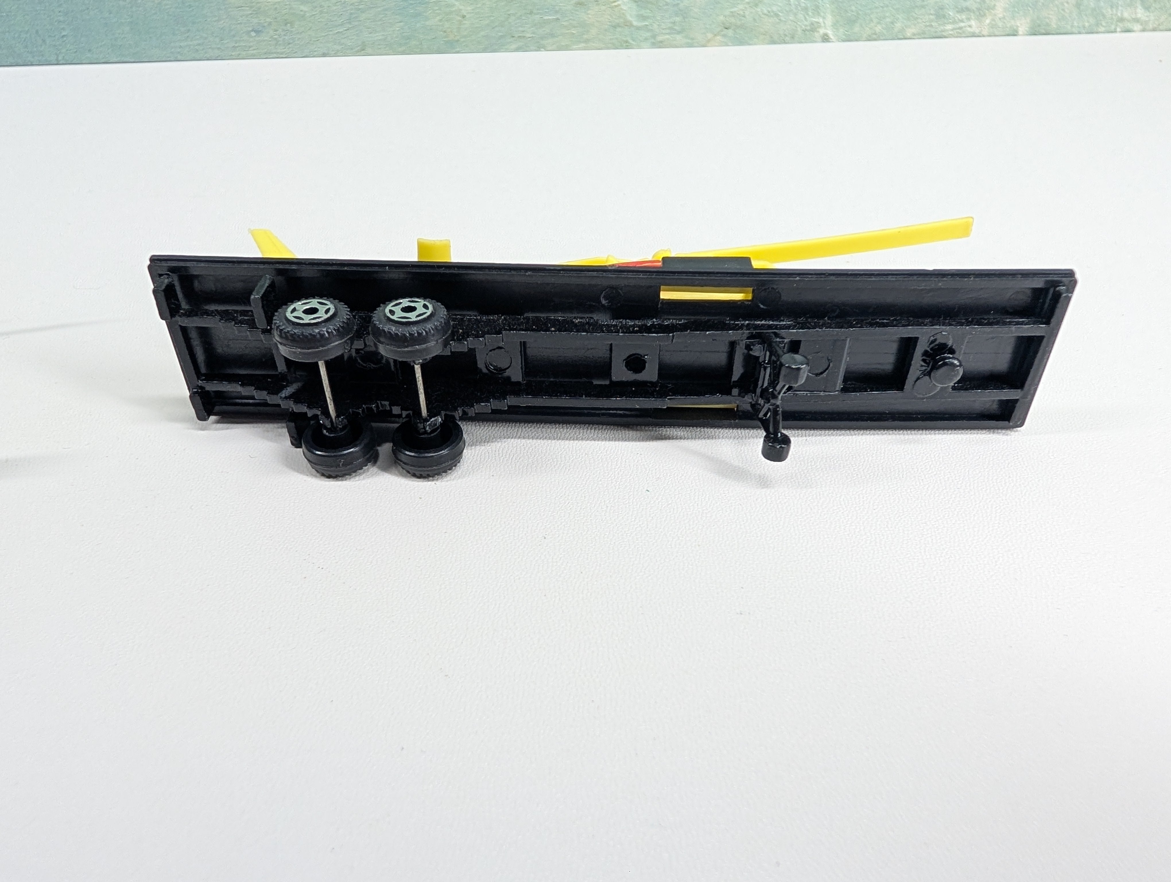 USED HO Scale Pair of Flatbed Trailers w/ Helicopter Loads