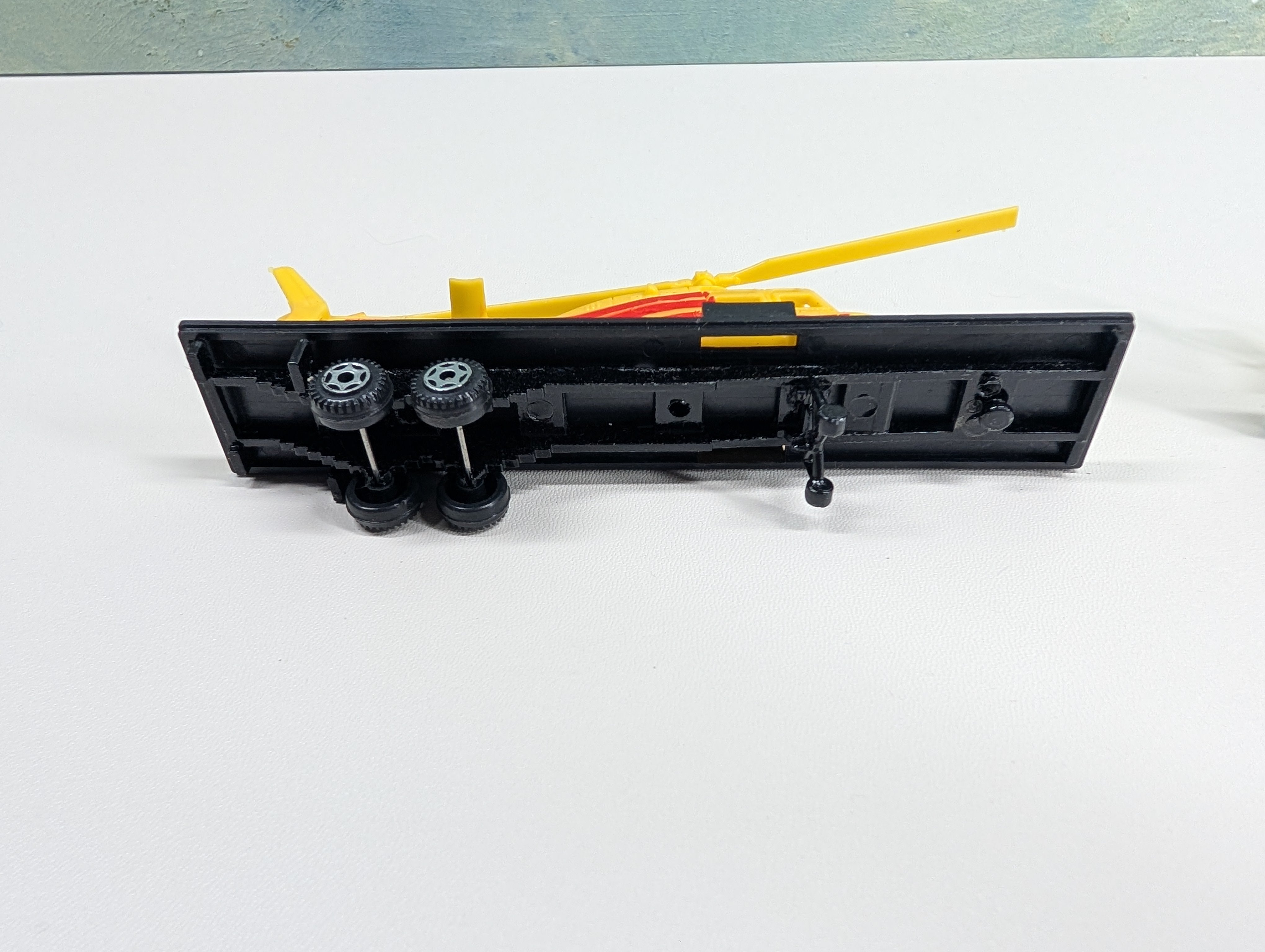 USED HO Scale Pair of Flatbed Trailers w/ Helicopter Loads