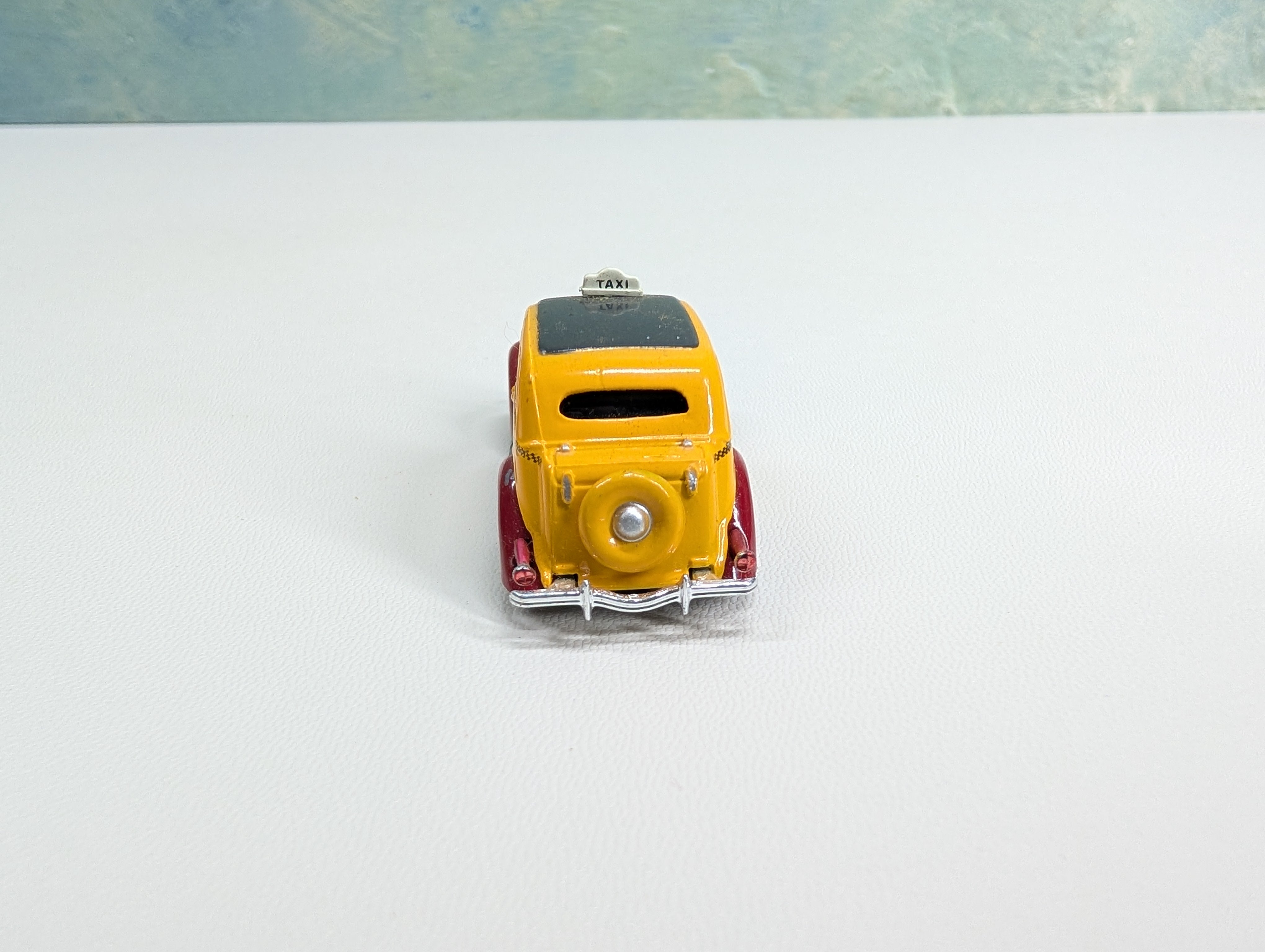 USED Classic Metal Works HO Scale Yellow Taxi Cab