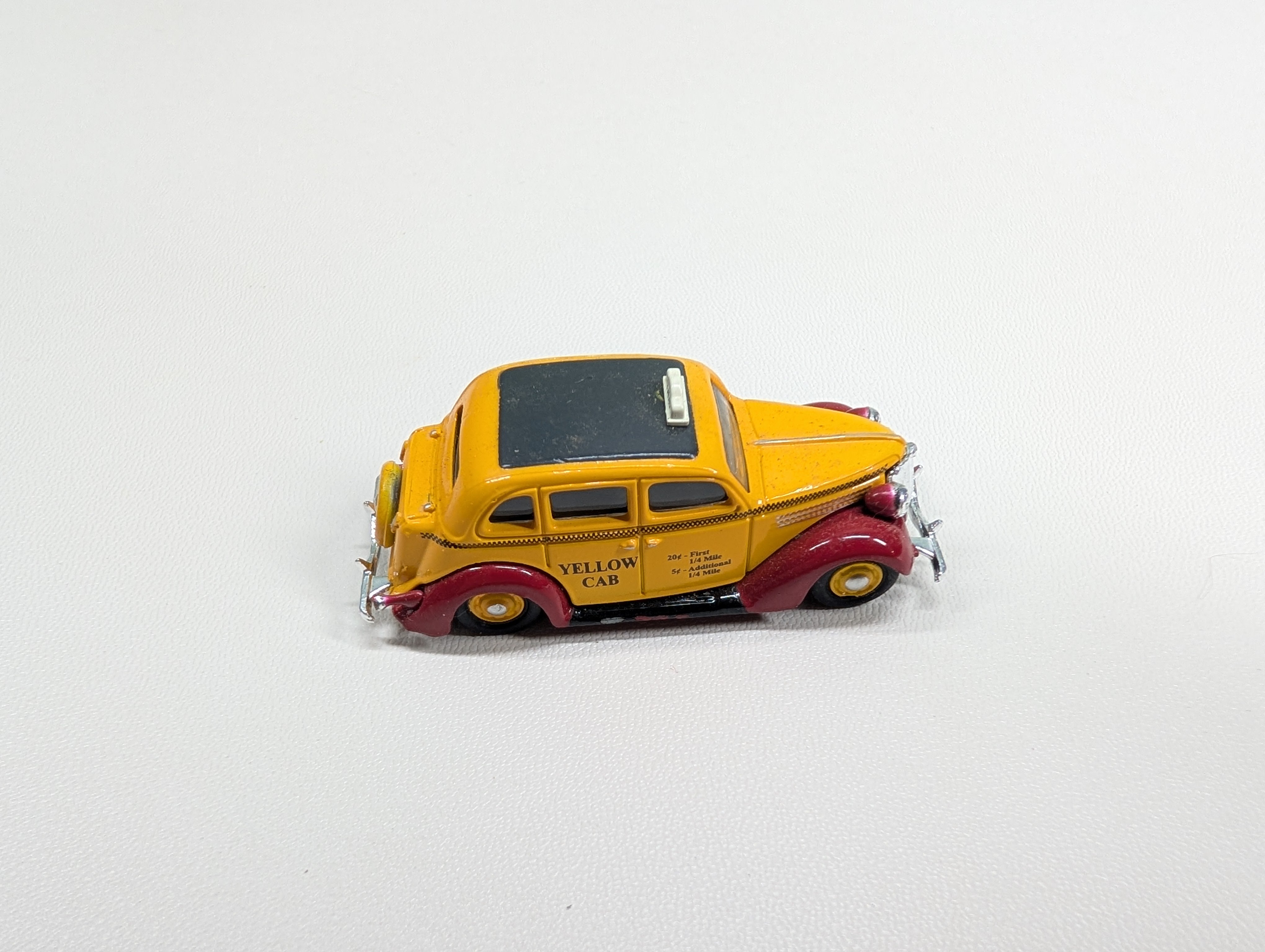 USED Classic Metal Works HO Scale Yellow Taxi Cab