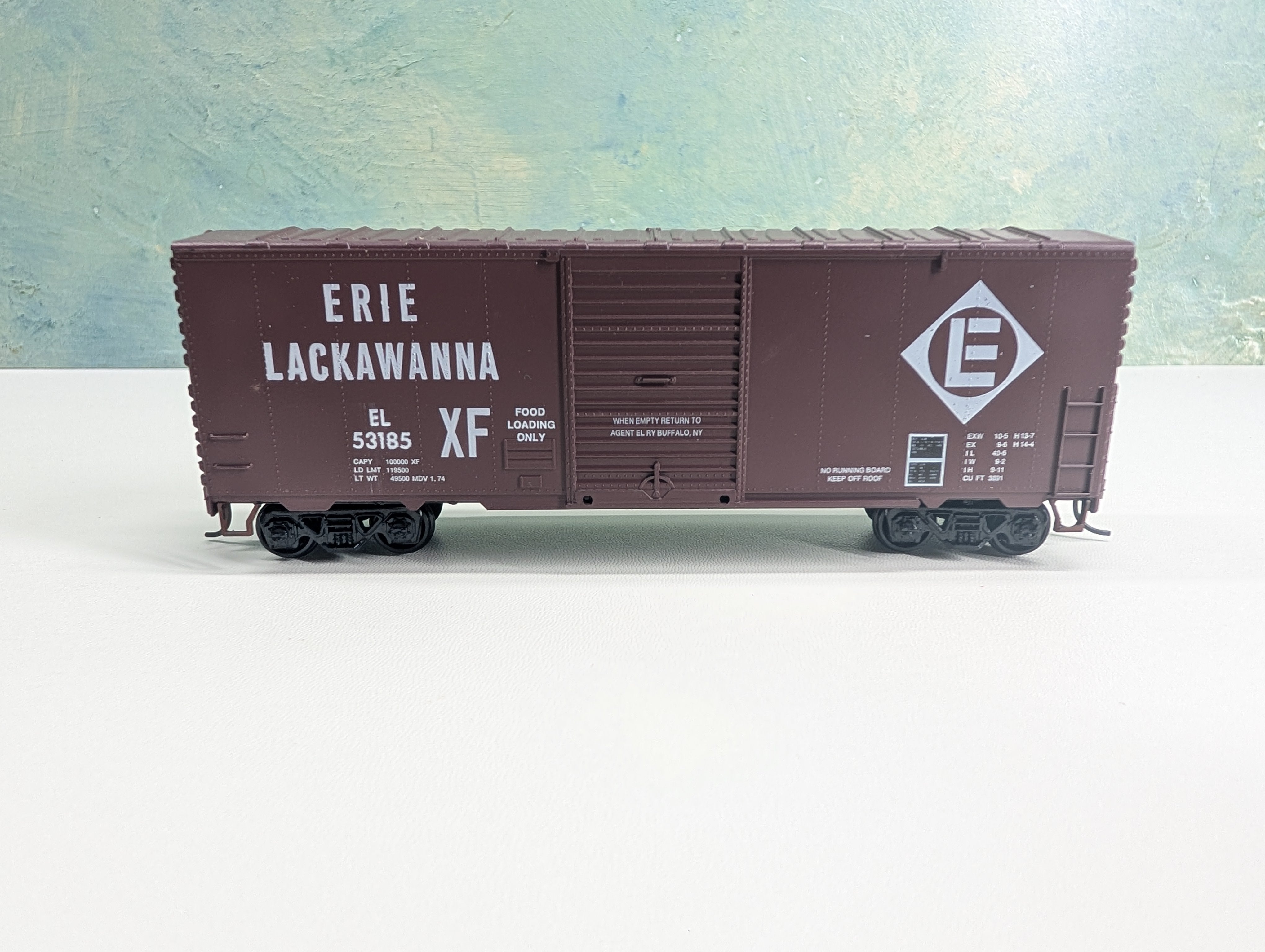 USED Roundhouse HO Scale 40' Box Car Erie Lackawanna EL #53185