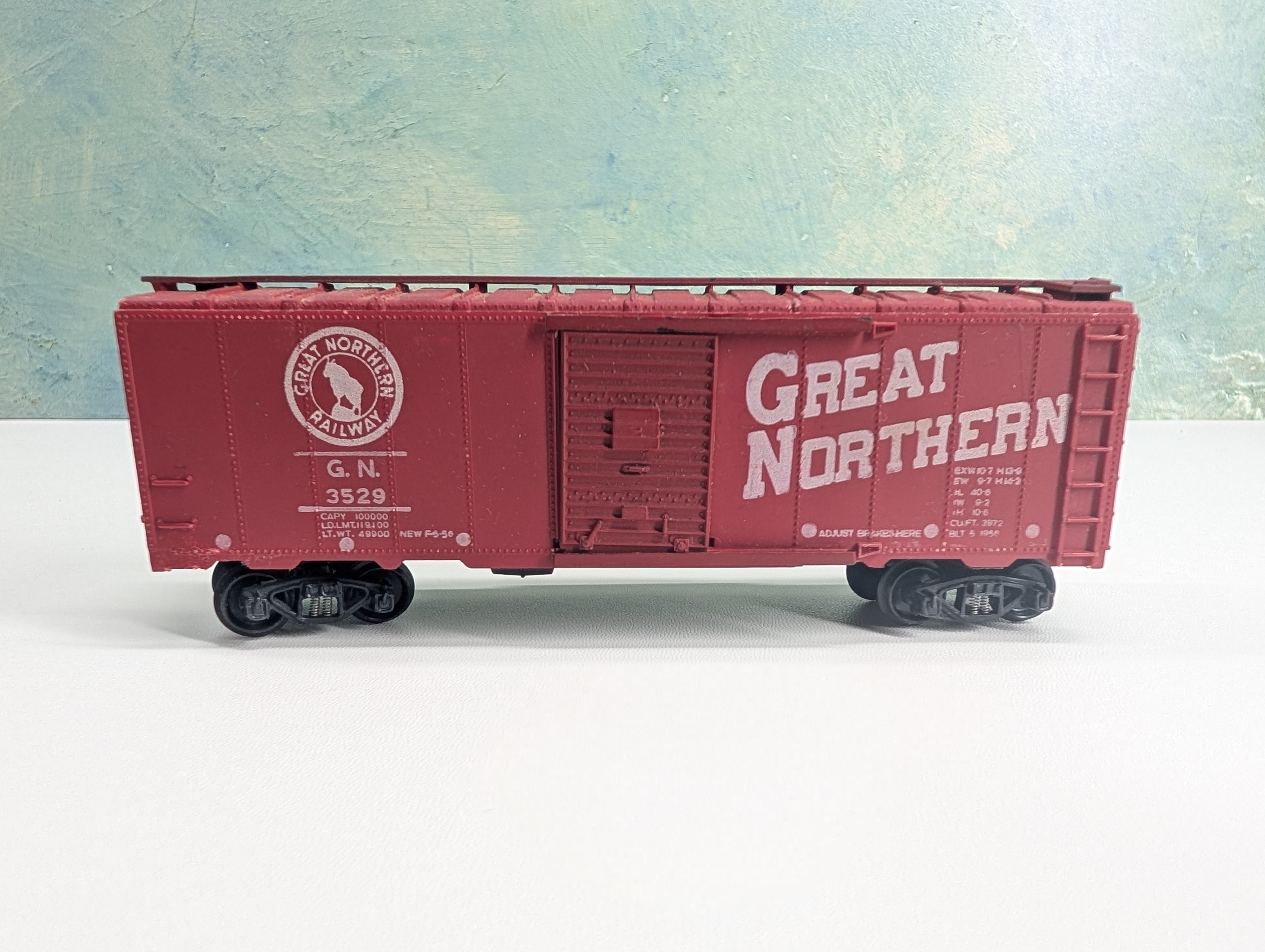 USED Crown HO Scale 40' Box Car Great Northern GN #3529