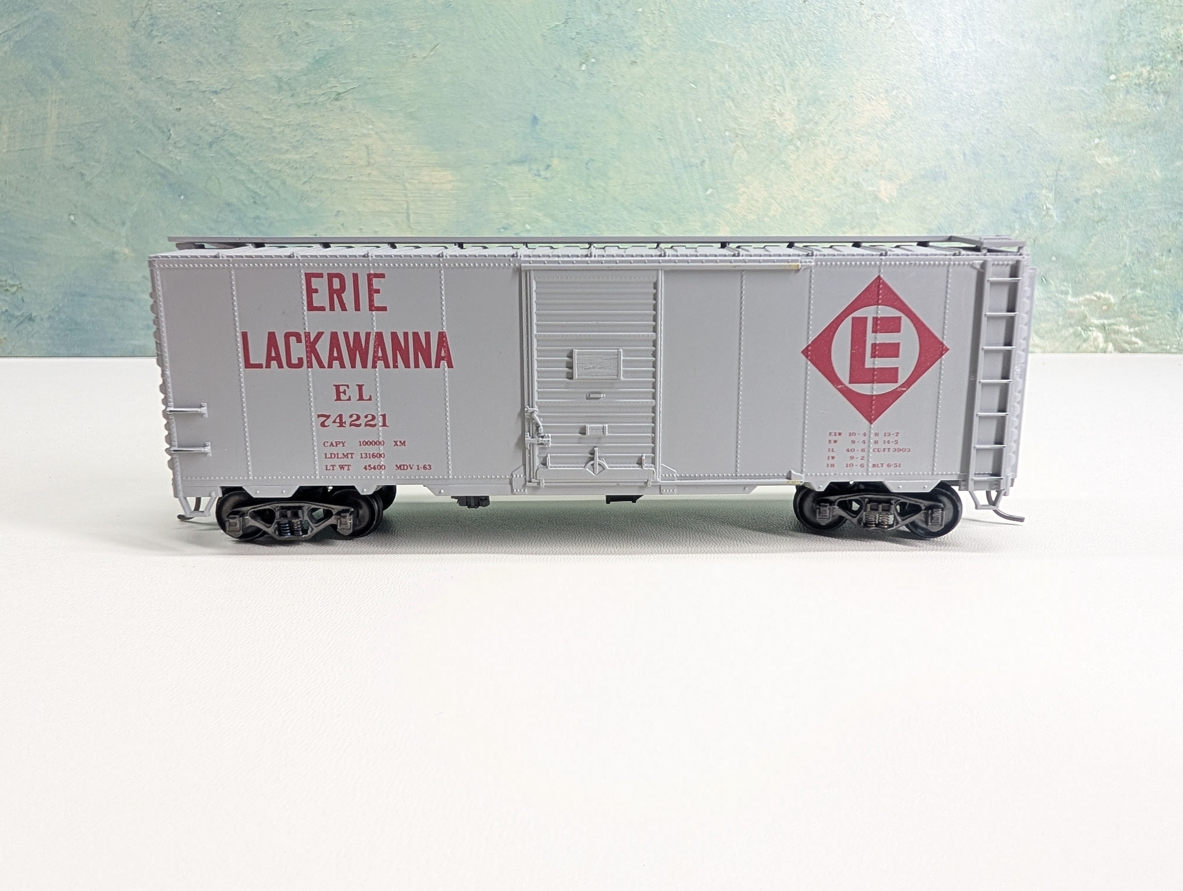 USED Accurail HO Scale 40' Box Car Erie Lackawanna EL #74221 Upgraded Trucks