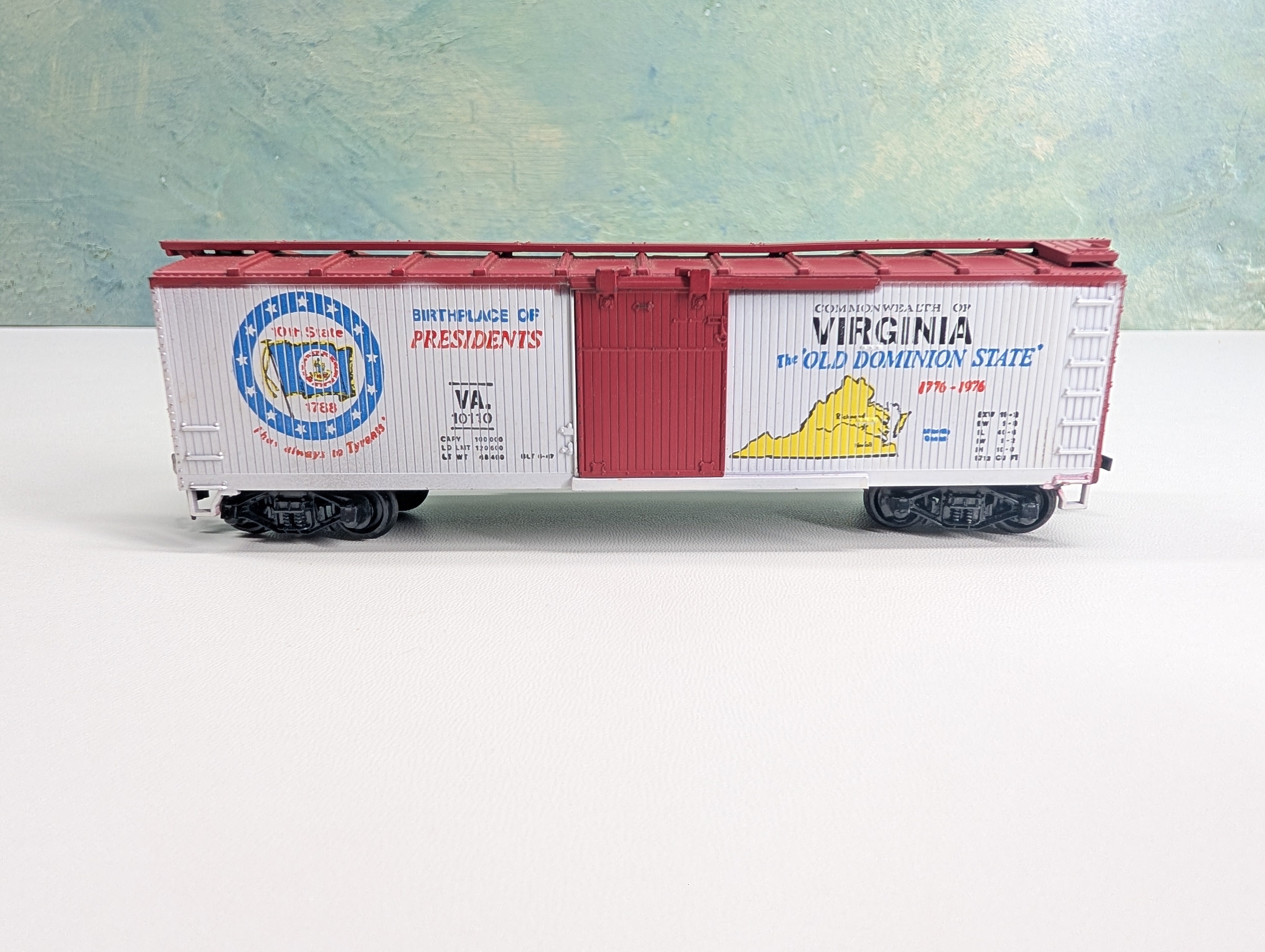 USED TRAIN MINIATURE HO Scale 40' State Car Virginia 10110 1776