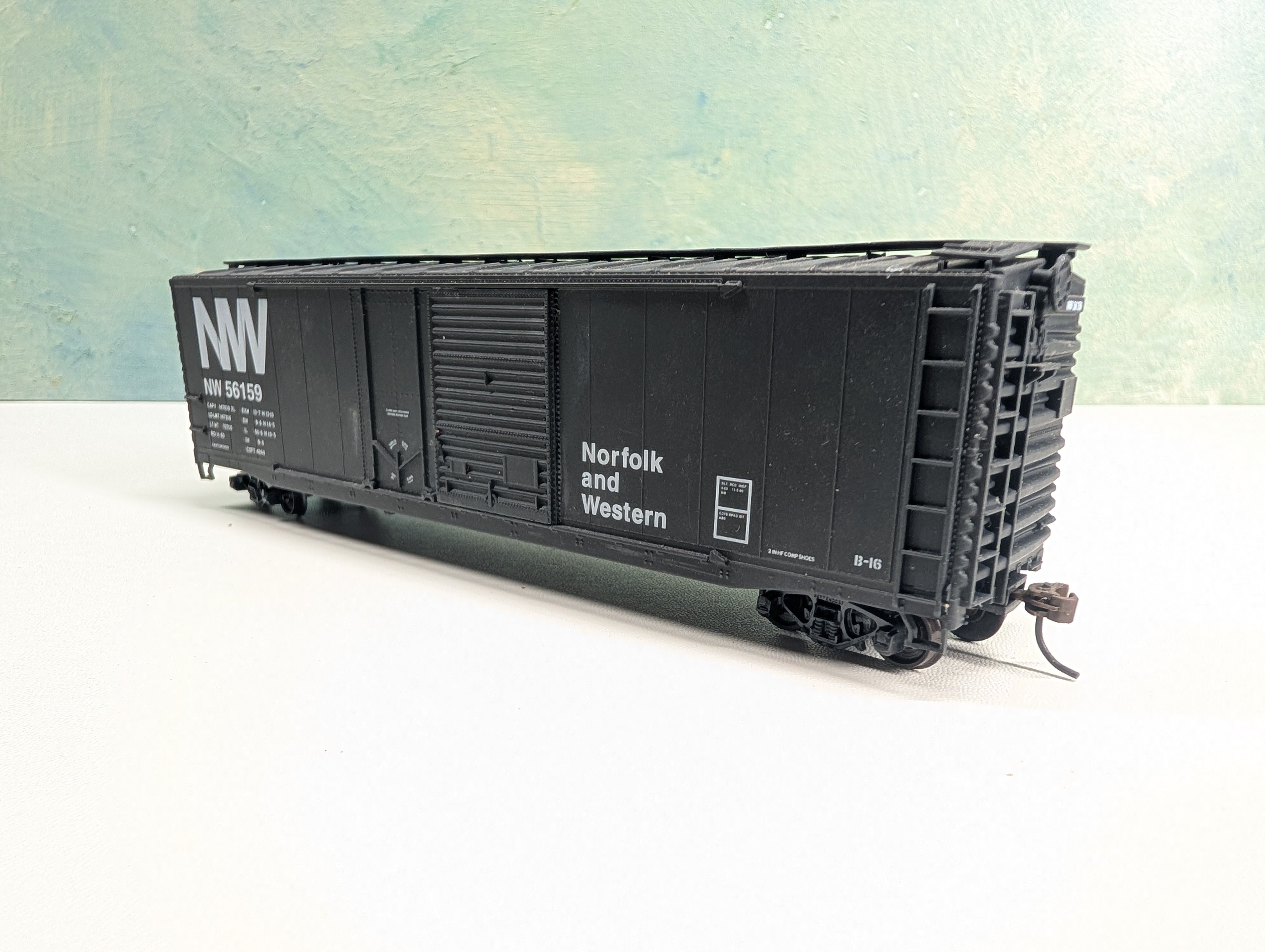 USED Accurail HO Scale 50' Box Car Norfolk & Western NW #56159