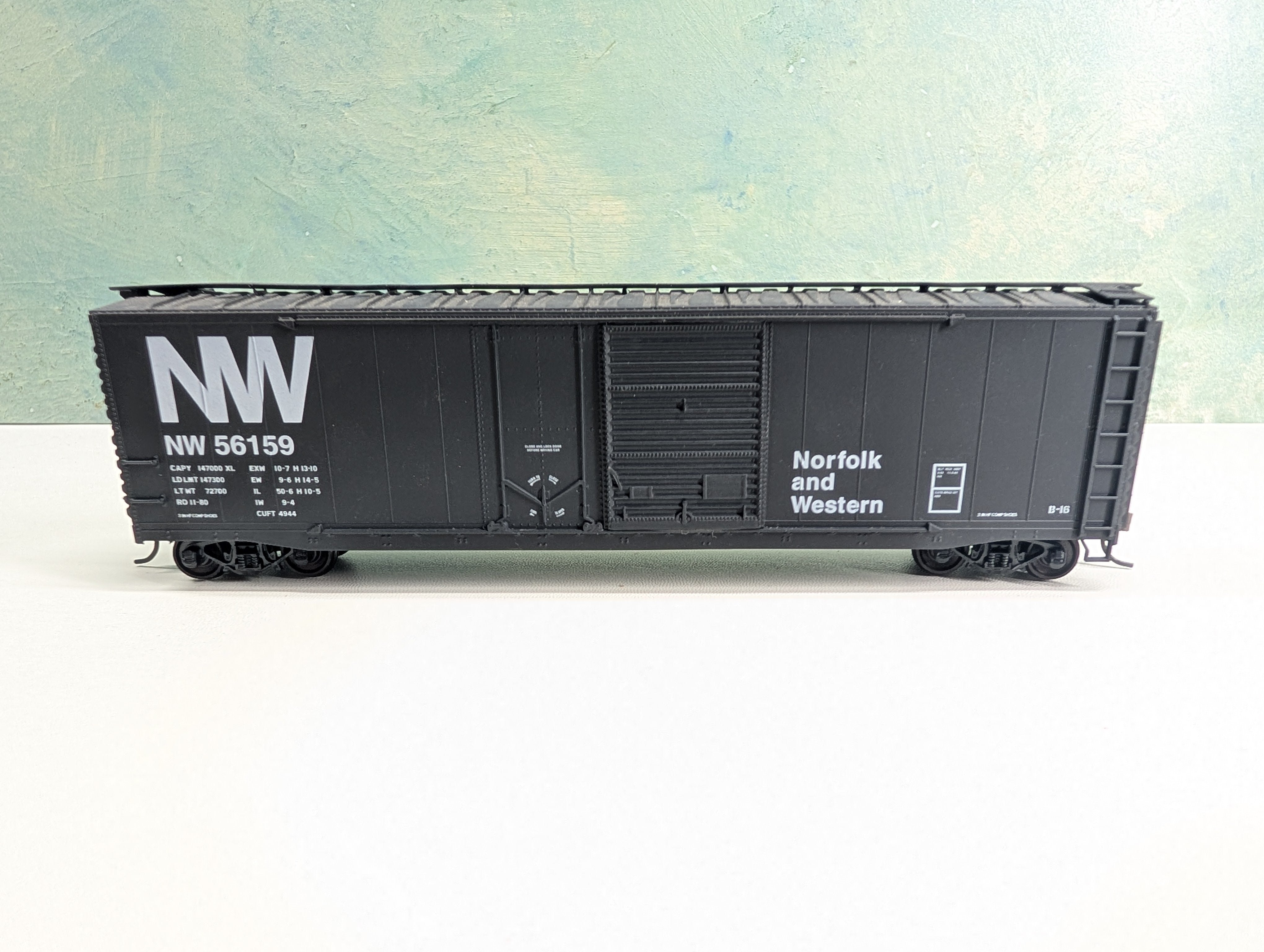 USED Accurail HO Scale 50' Box Car Norfolk & Western NW #56159