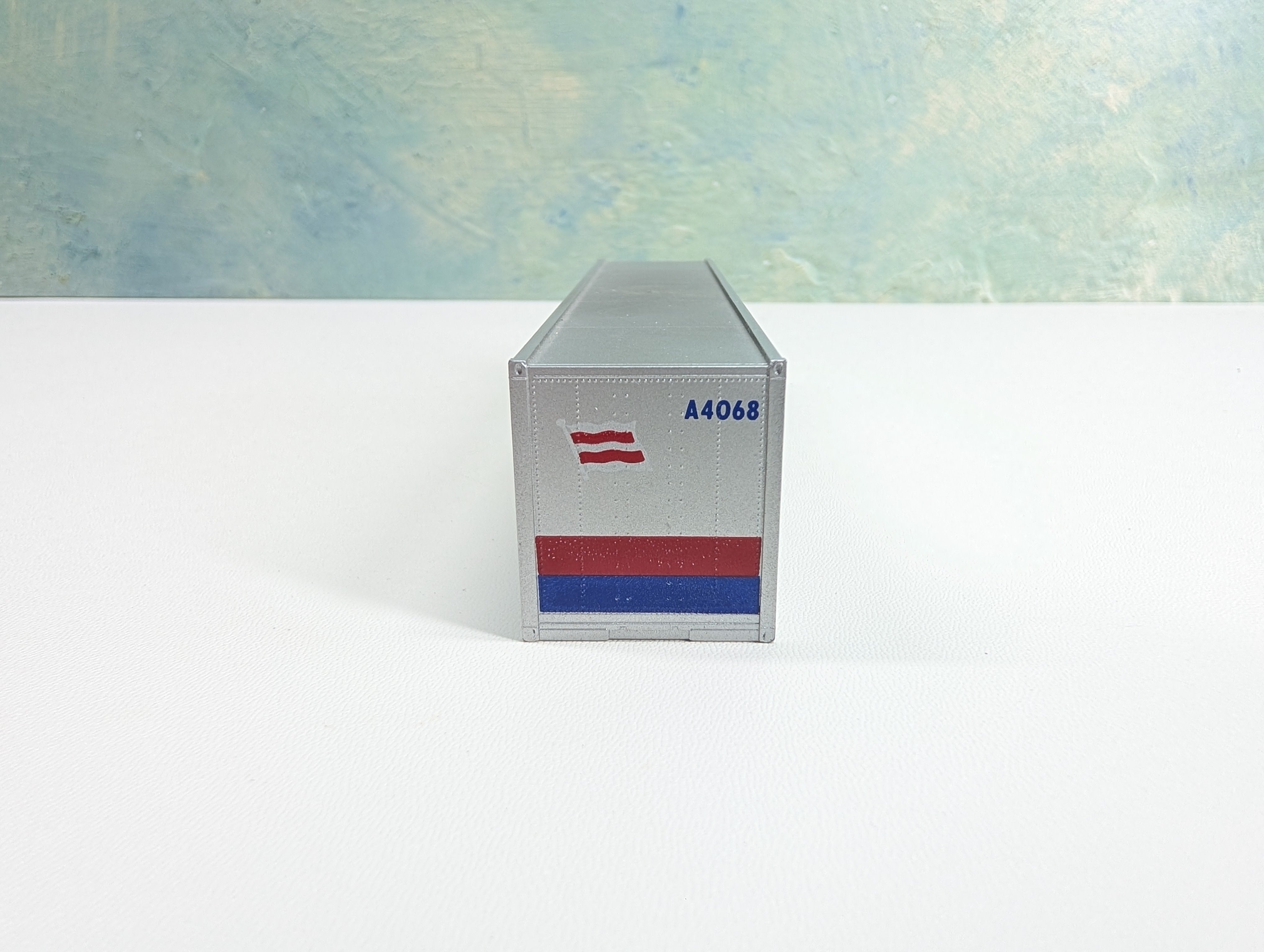 USED HO Scale 40' Container NYK Line A4068