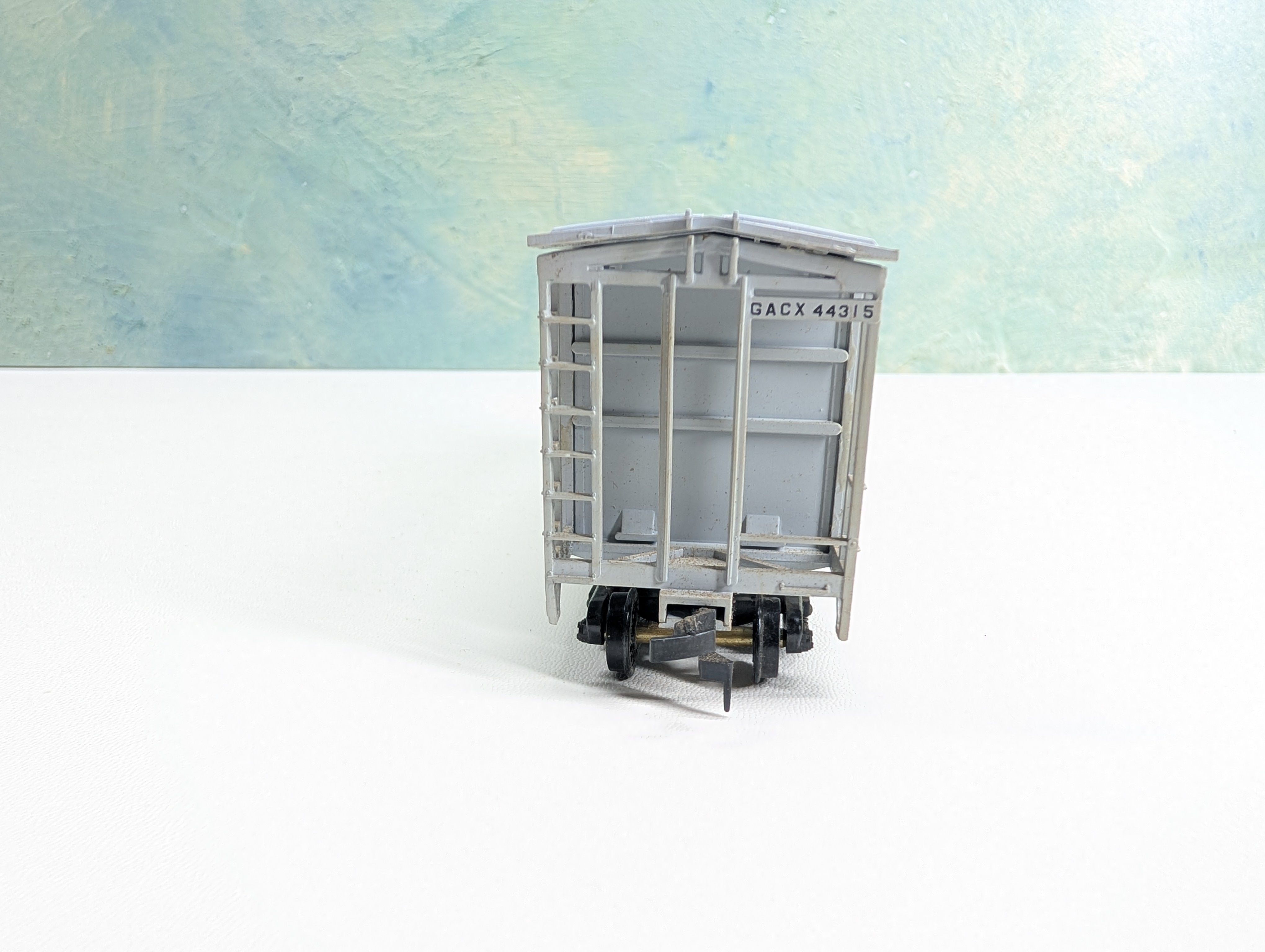 USED Walthers HO Scale Covered Hopper Bay State Milling GACX #44315